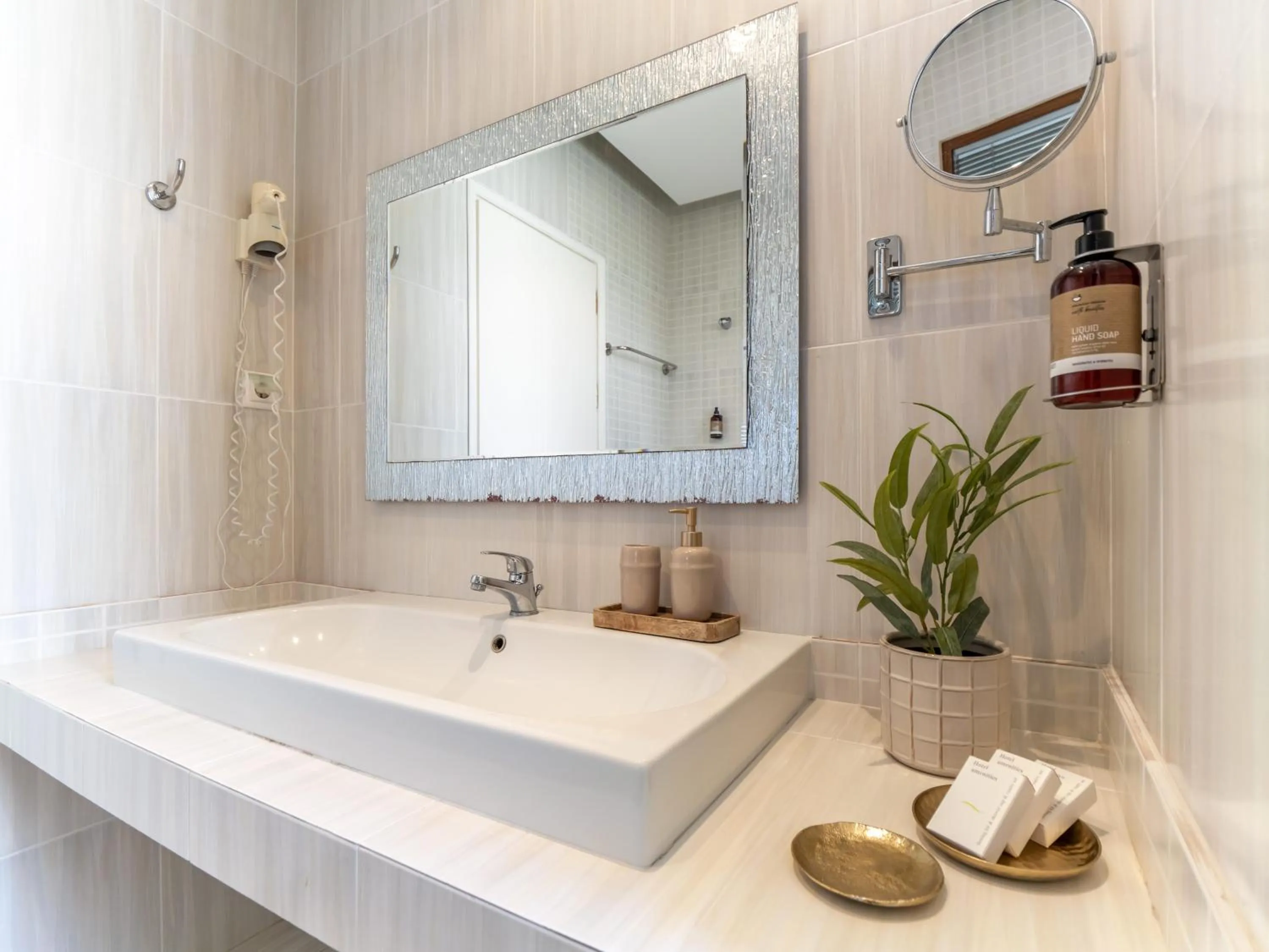 Bathroom in Sunset Hotel