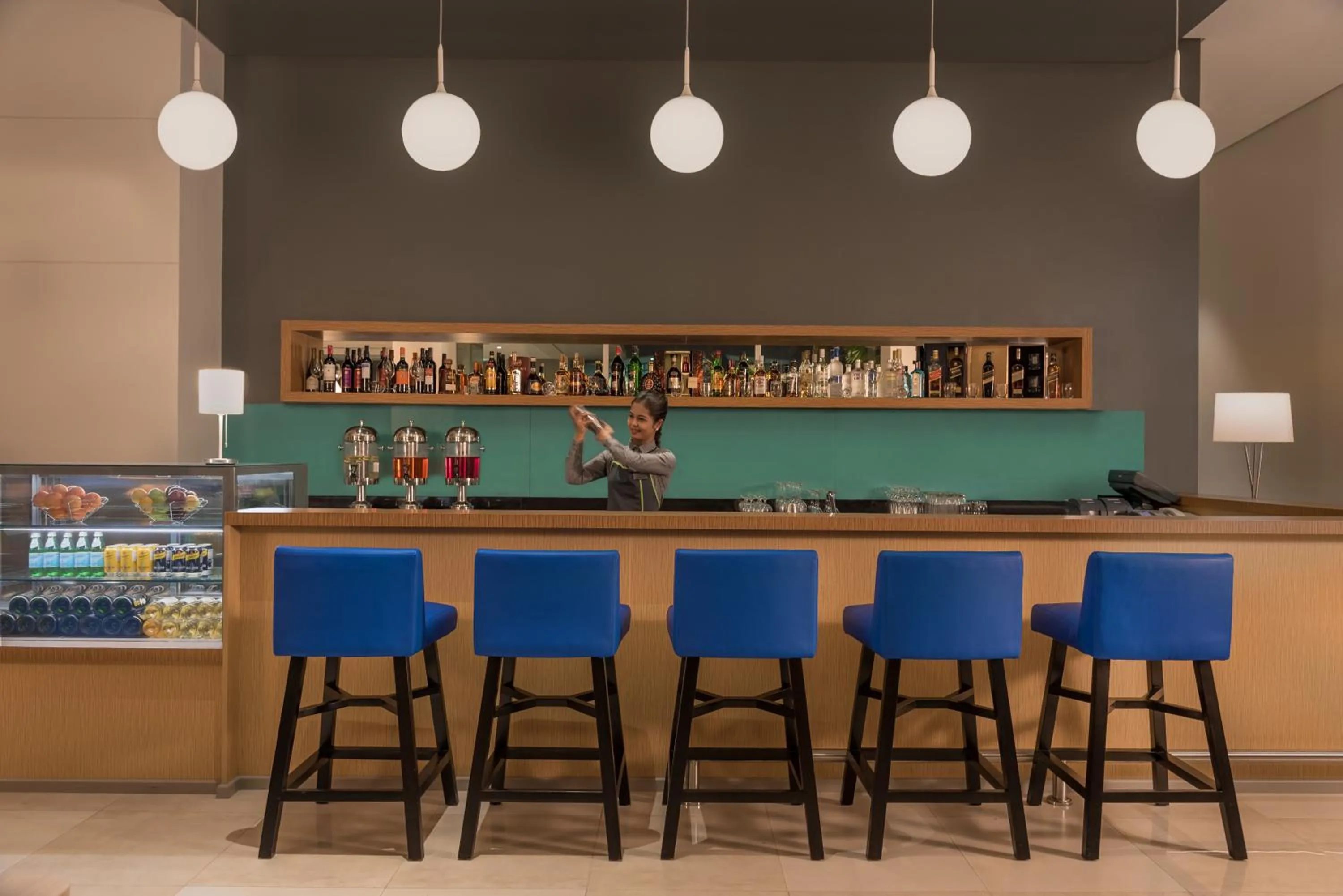 Lounge or bar in Park Inn By Radisson Clark
