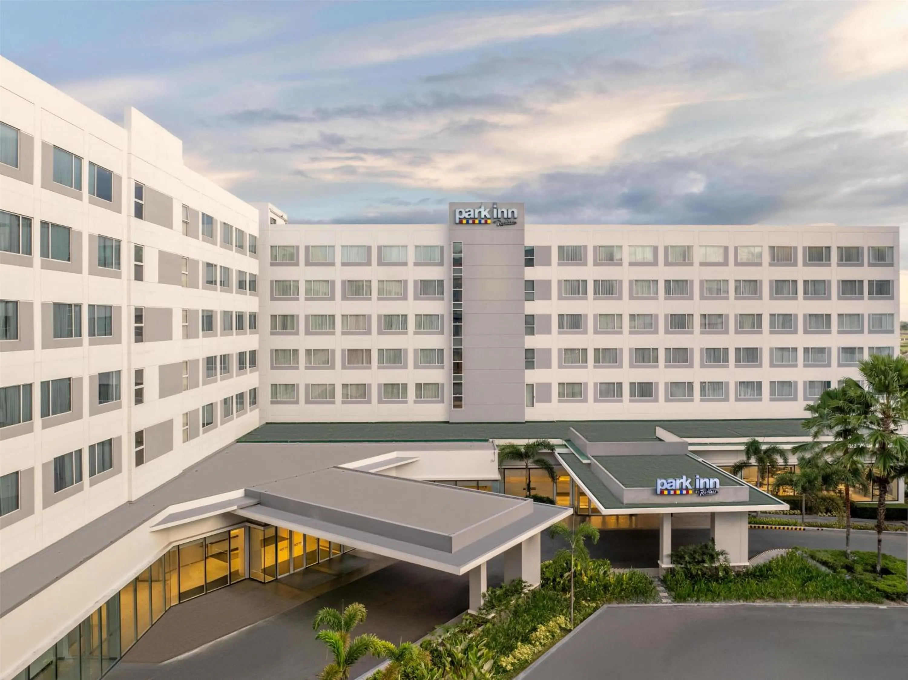 Property building in Park Inn By Radisson Clark