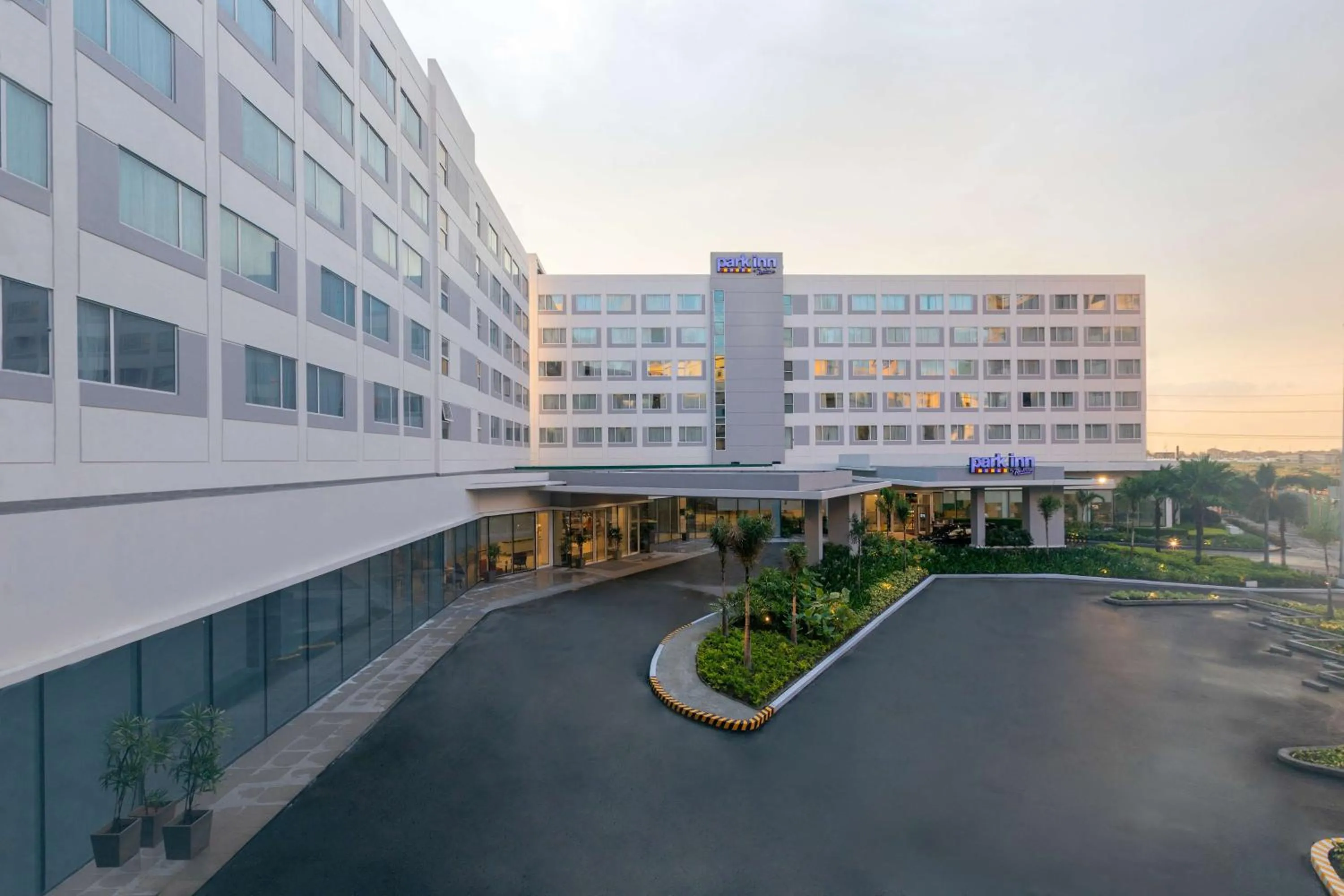 Property building in Park Inn By Radisson Clark