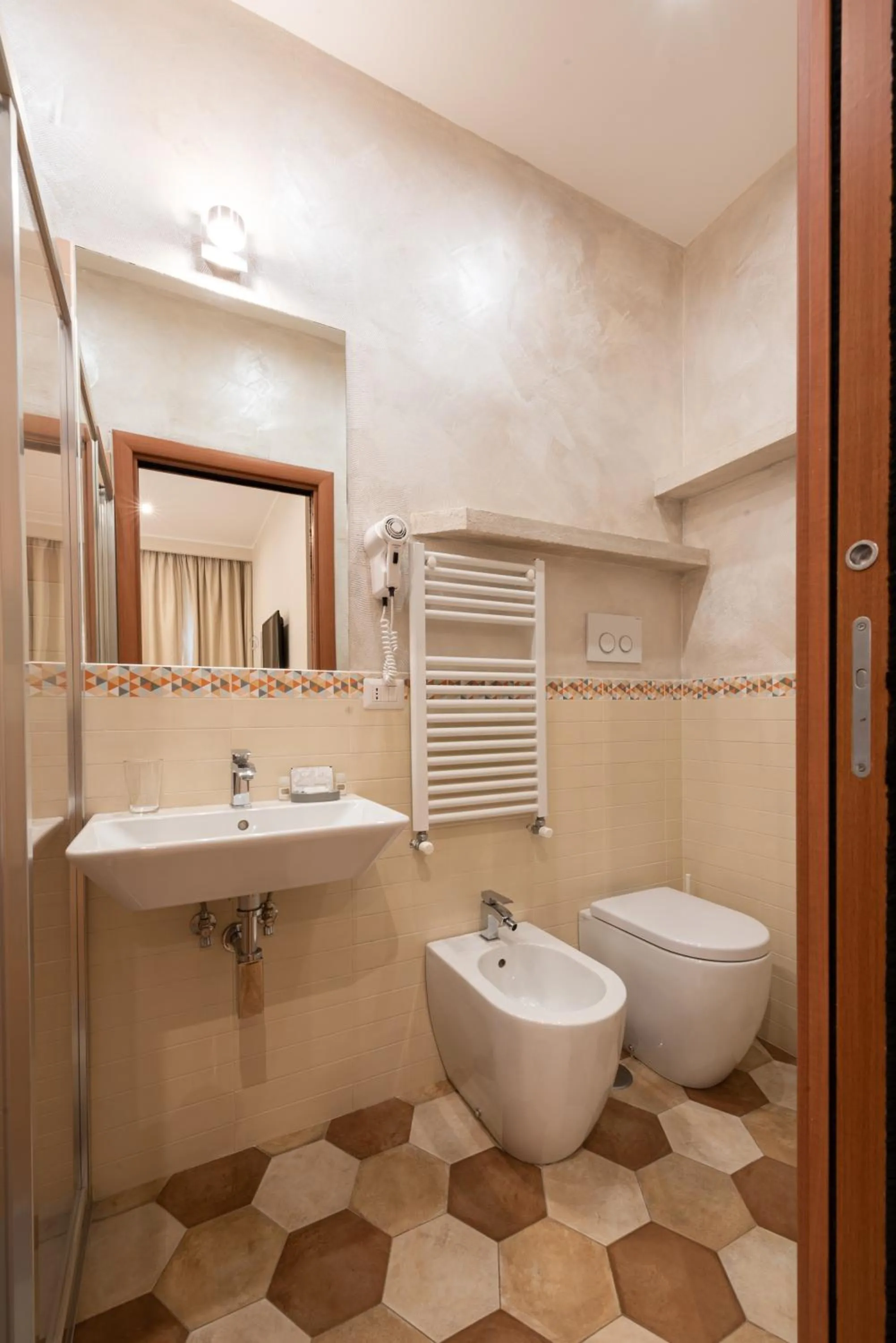 Bathroom in Top Floor Colosseo Guesthouse