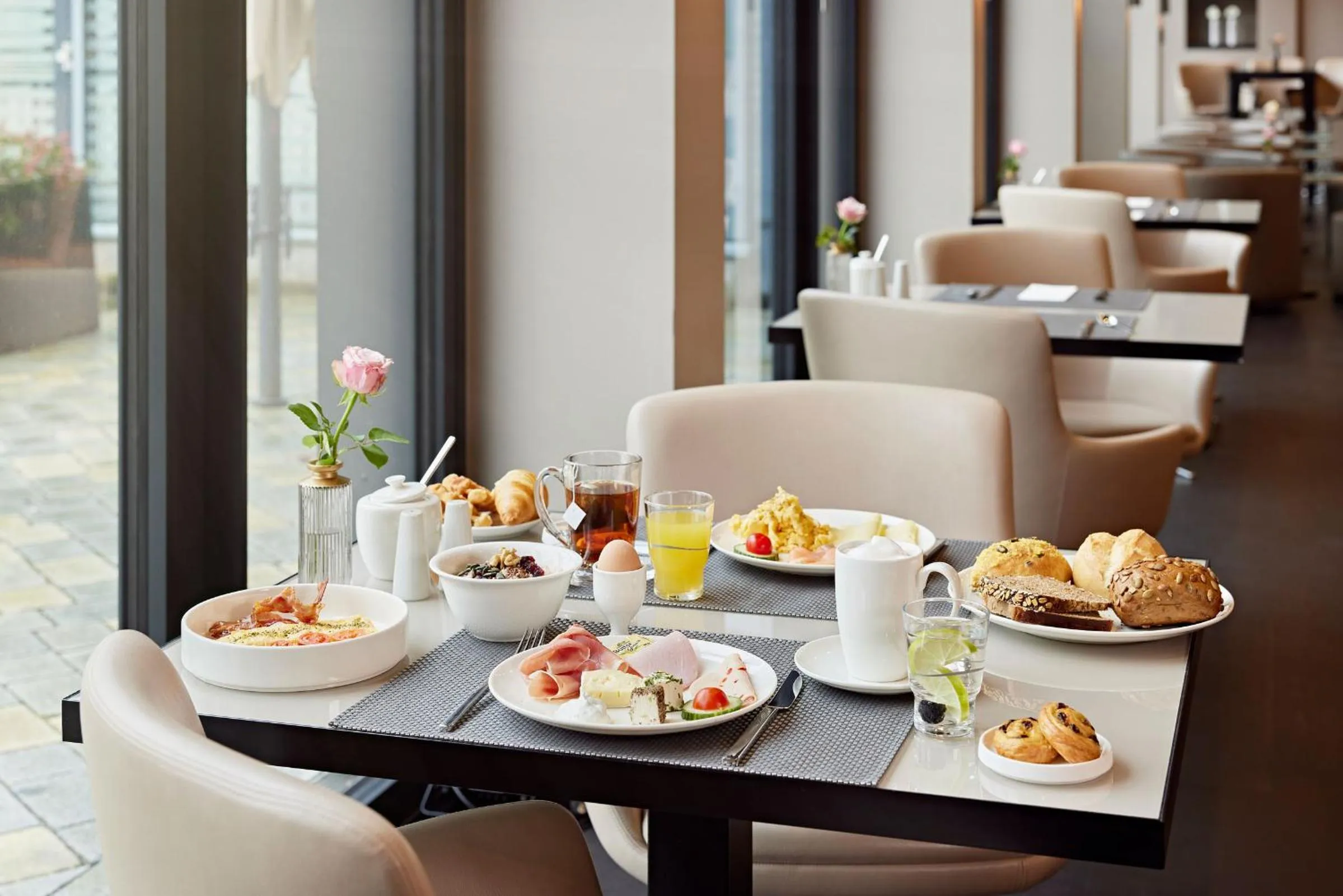 Food and drinks in LEGERE HOTEL Bielefeld