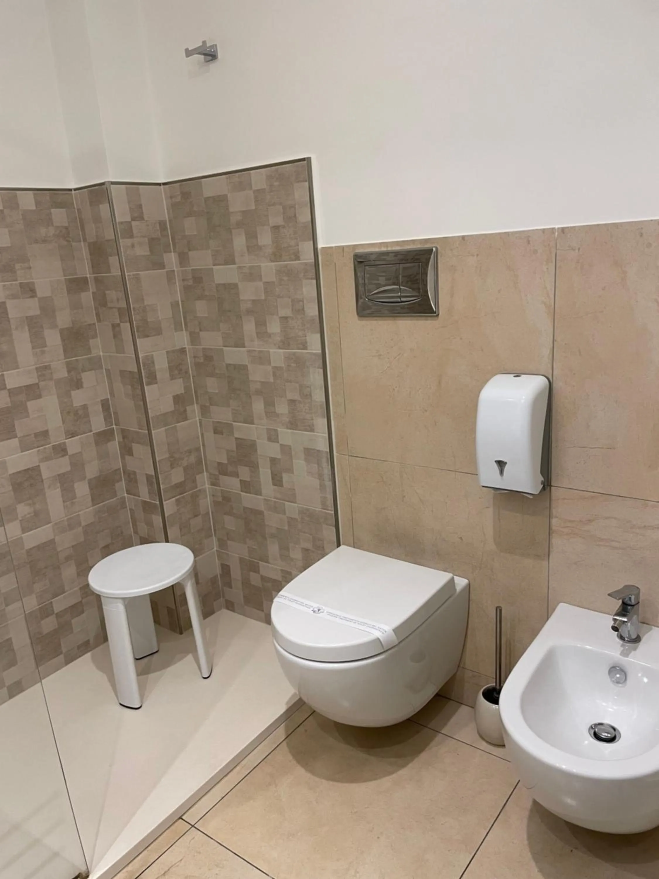 Shower in Zeus Hotel - Aparthotel - Meeting & Congress