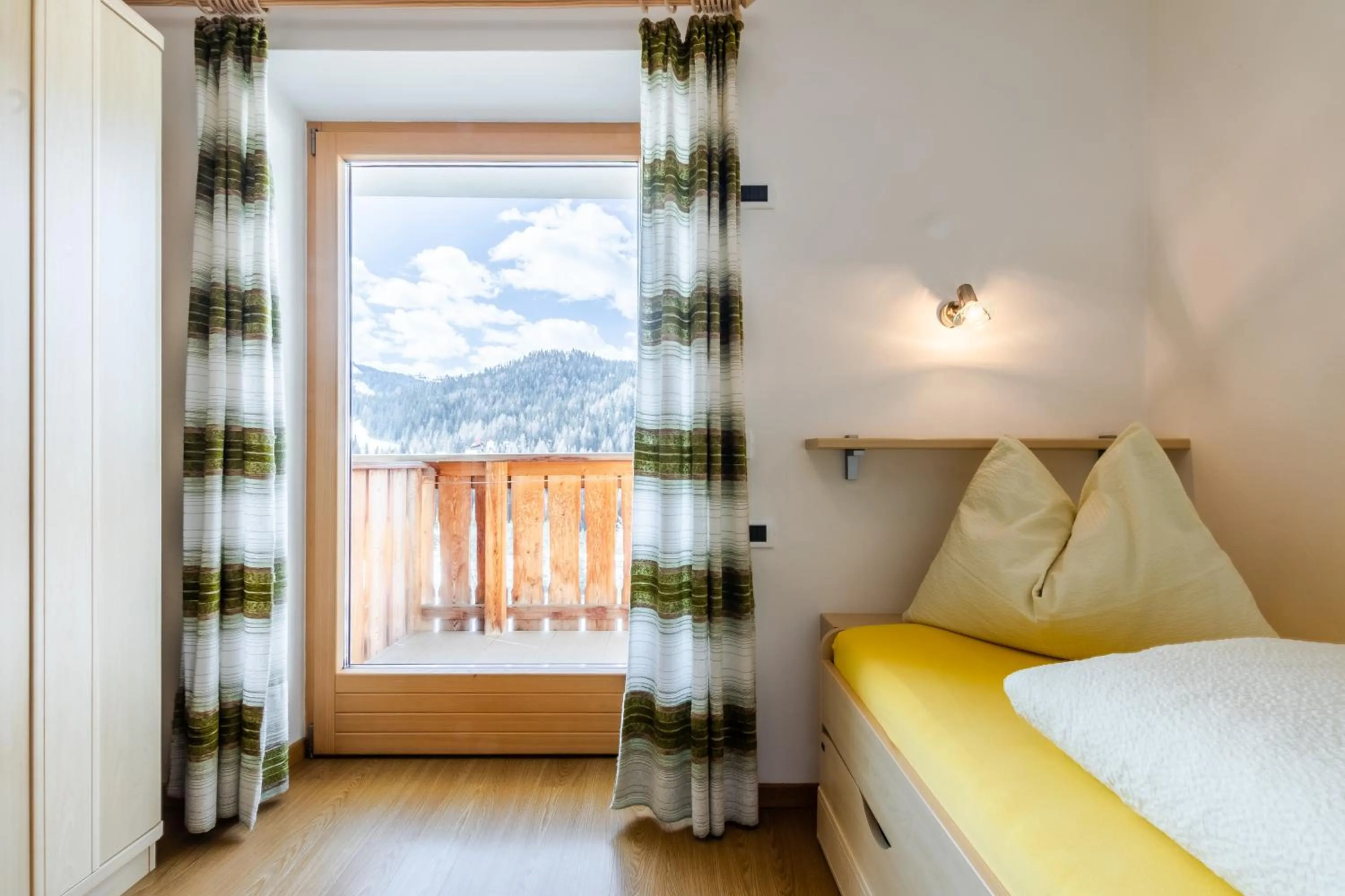 Photo of the whole room, Bed in Garni Baita