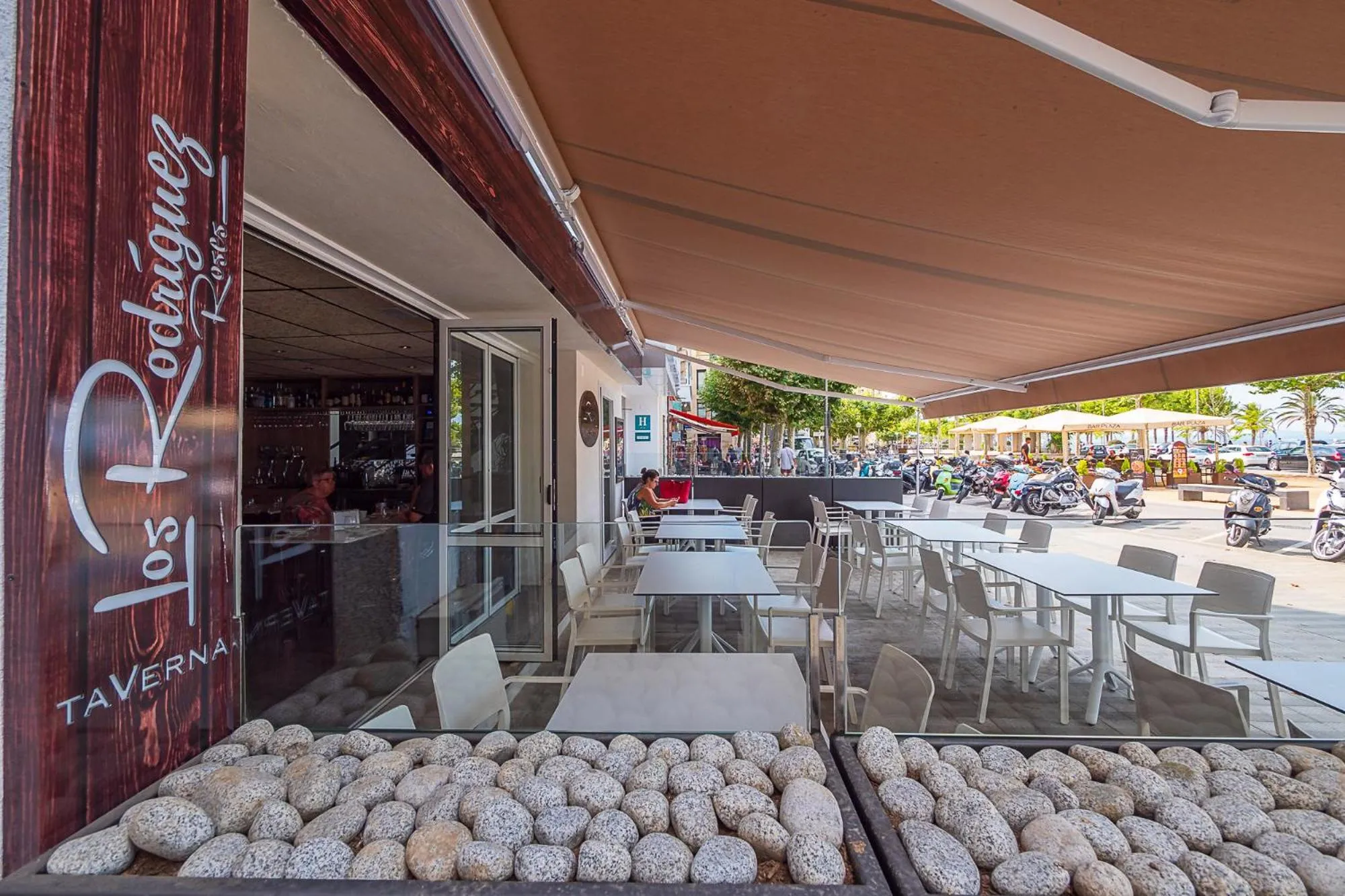 Restaurant/places to eat in Hotel Vela