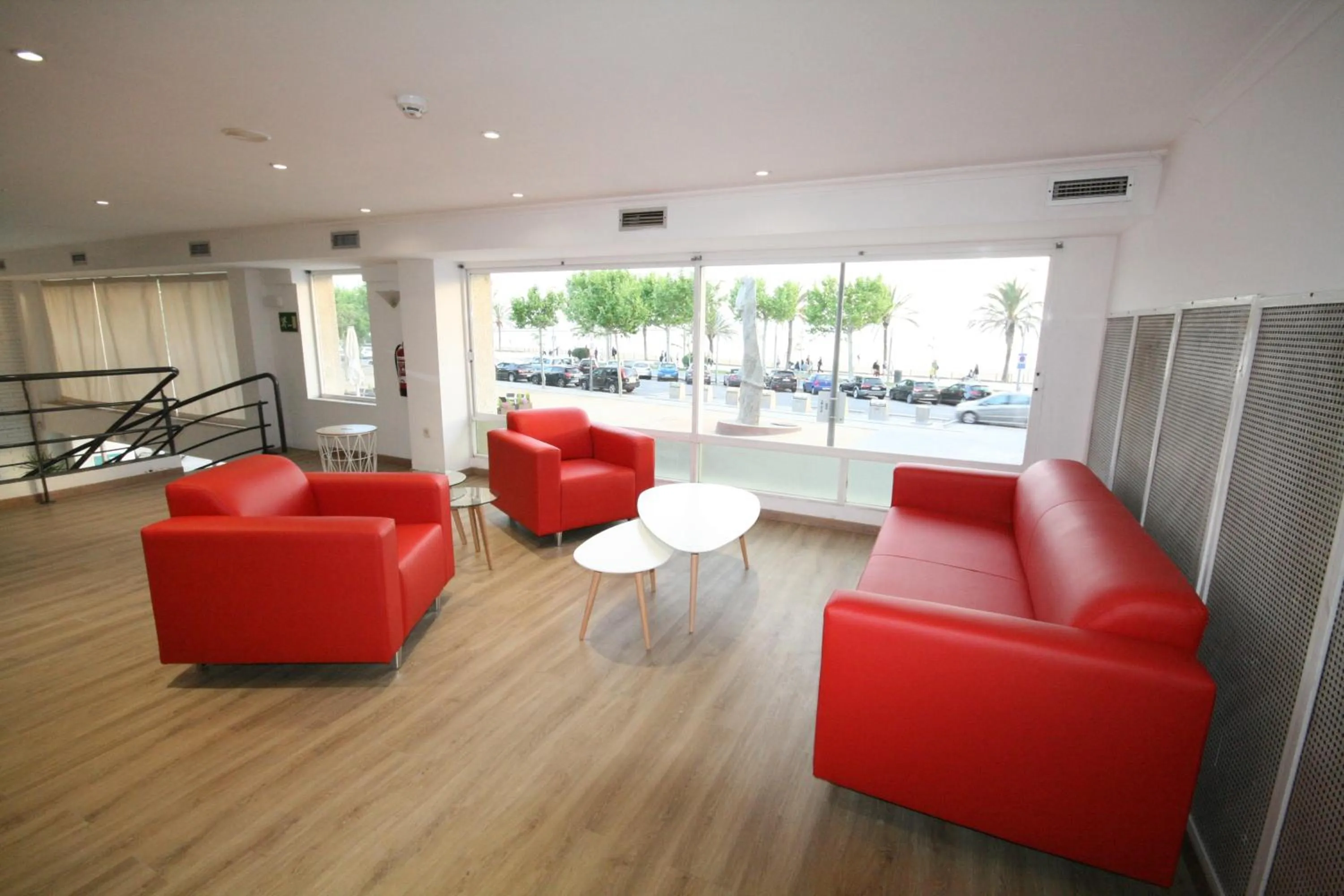 Communal lounge/ TV room in Hotel Vela