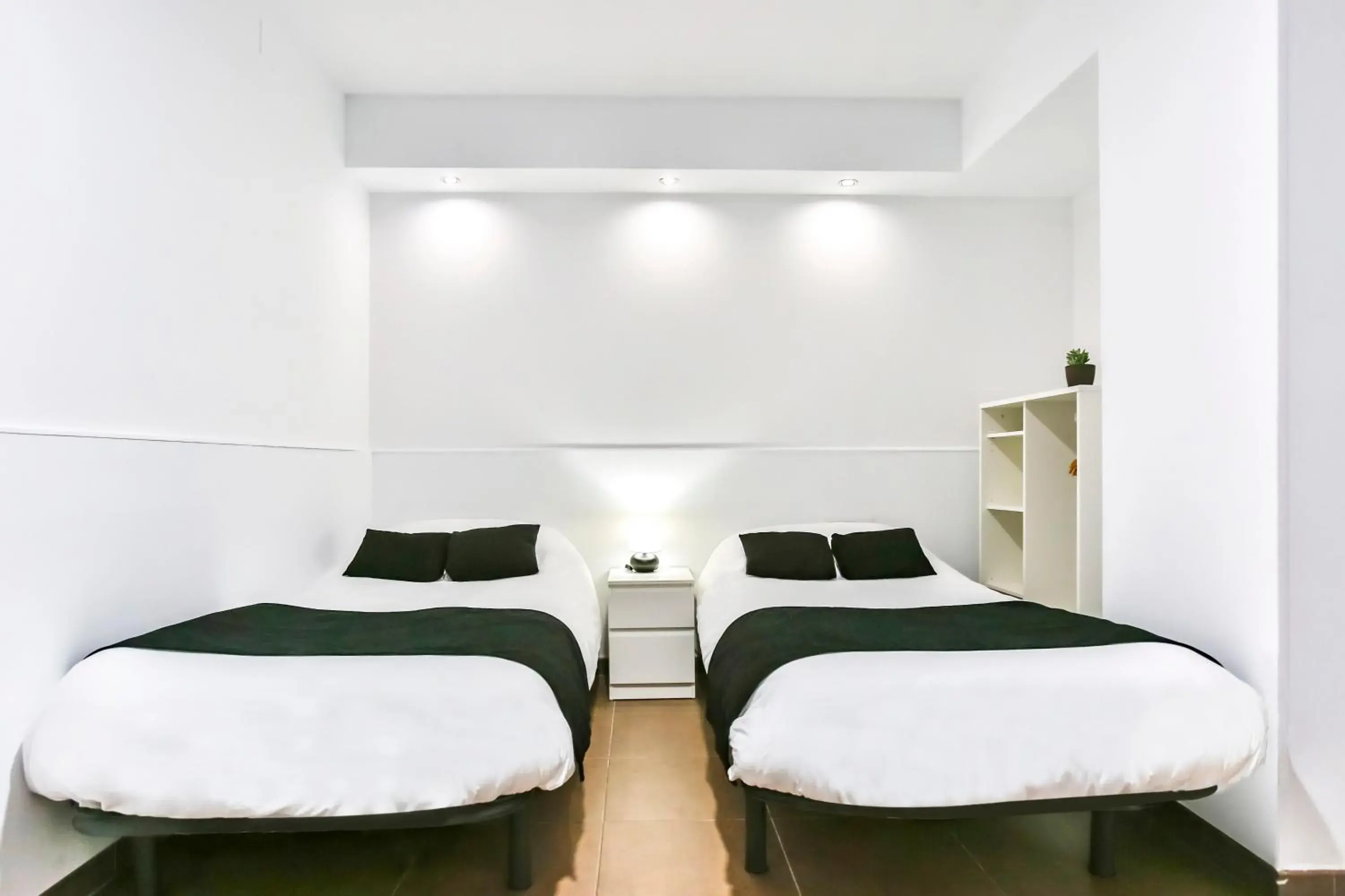 Twin Room with Private Bathroom in Laramond Barcelona Rooms Twin Room with Private Bathroom in Laramond Barcelona Rooms