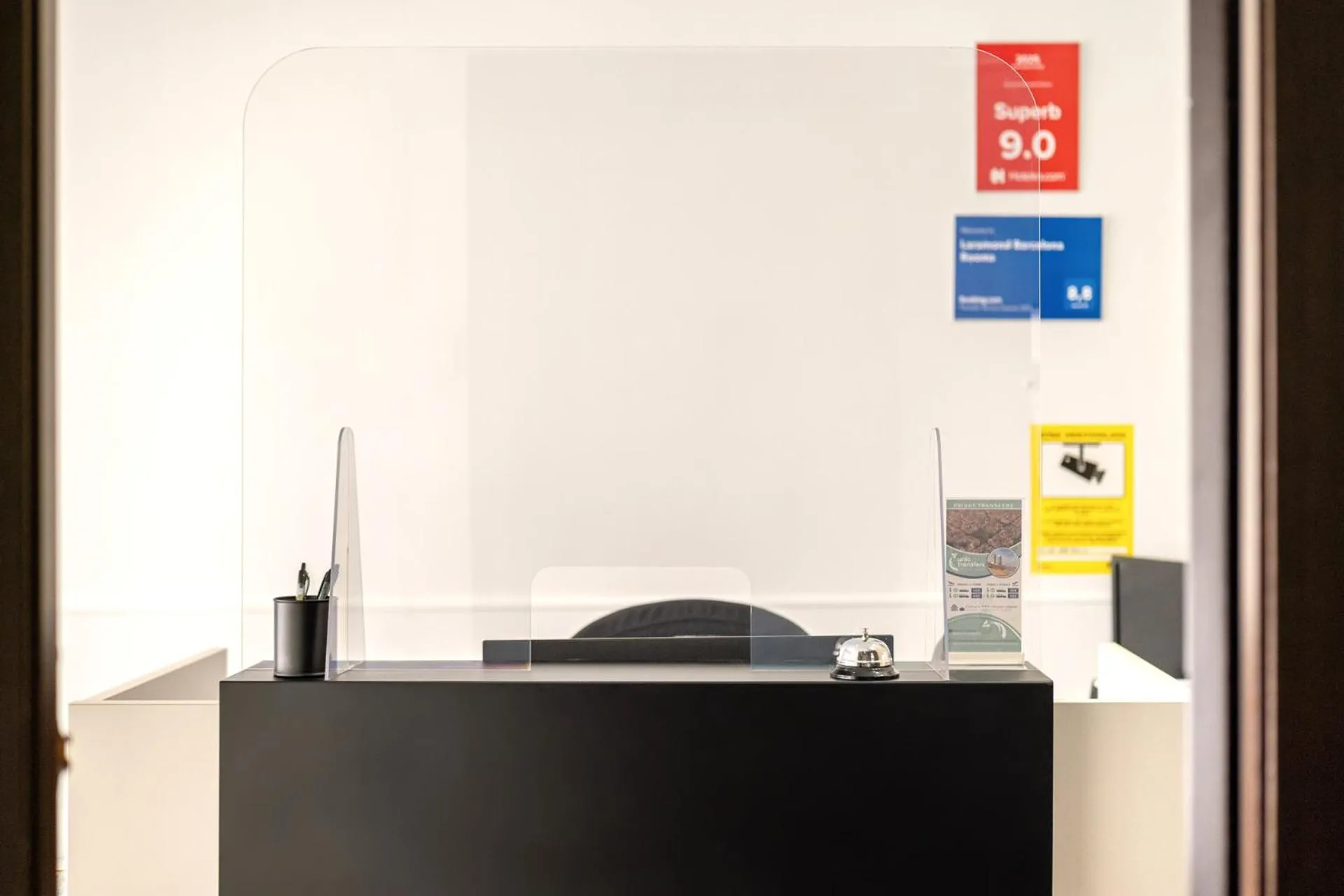 Lobby or reception in Laramond Barcelona Rooms