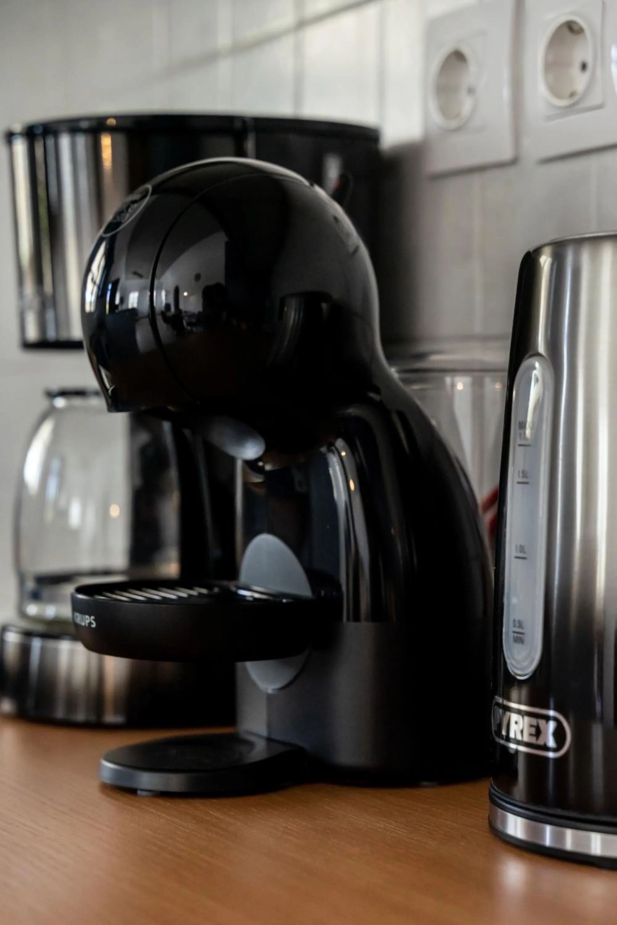 Coffee/tea facilities in Ampelos Executive Houses