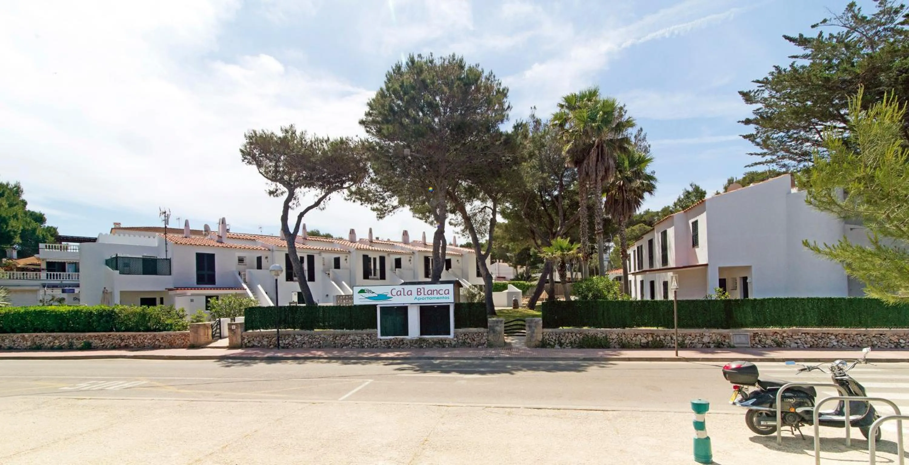 Neighbourhood in Apartamentos Cala Blanca