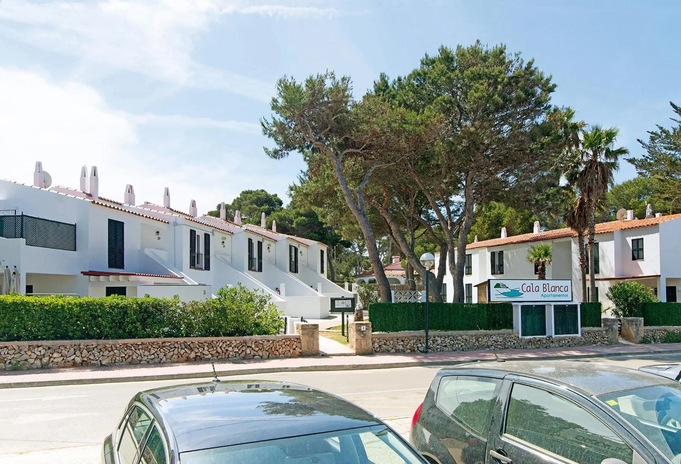 Facade/entrance in Apartamentos Cala Blanca