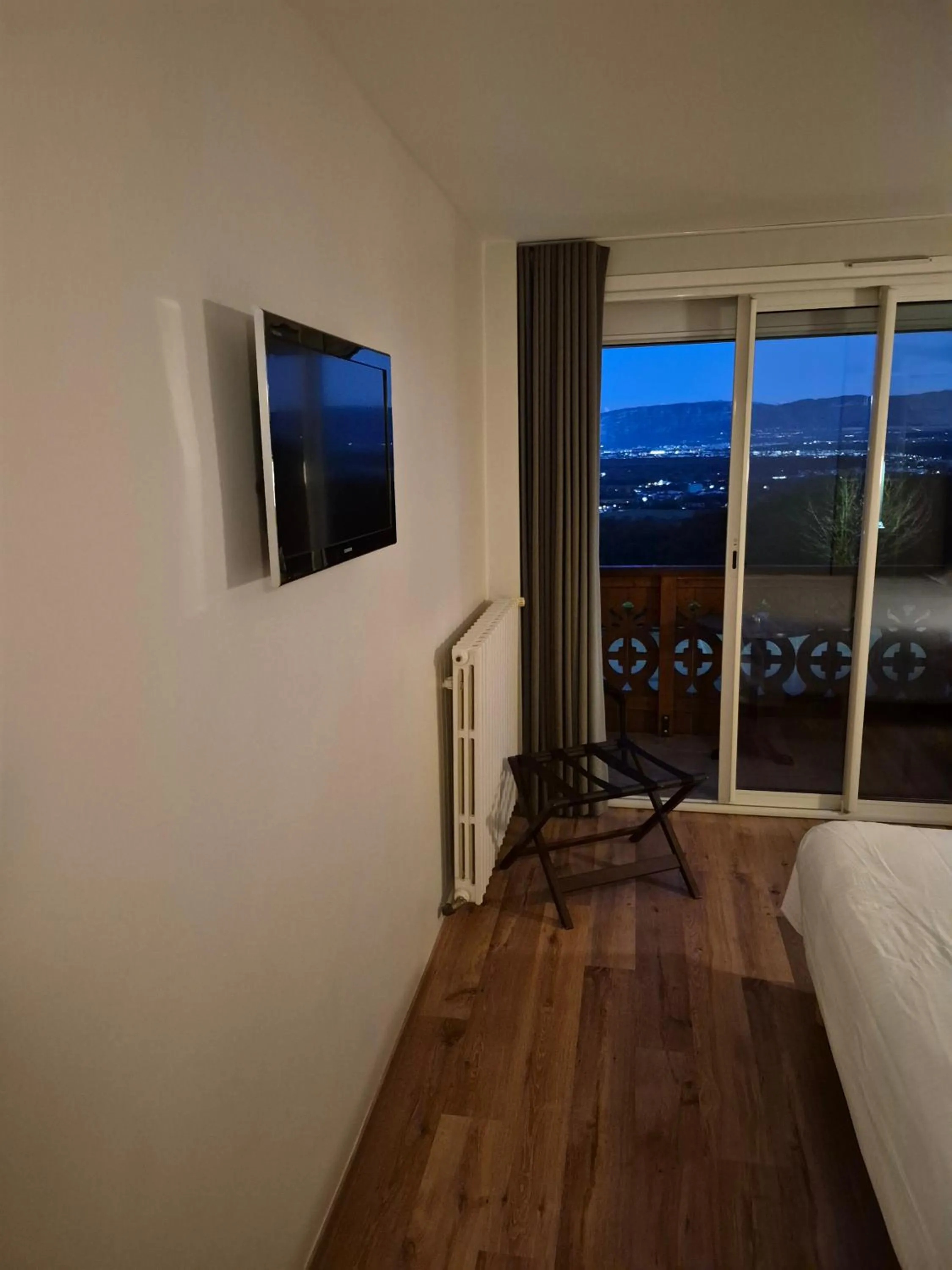 Bed in Hôtel-Restaurant Bois Joly