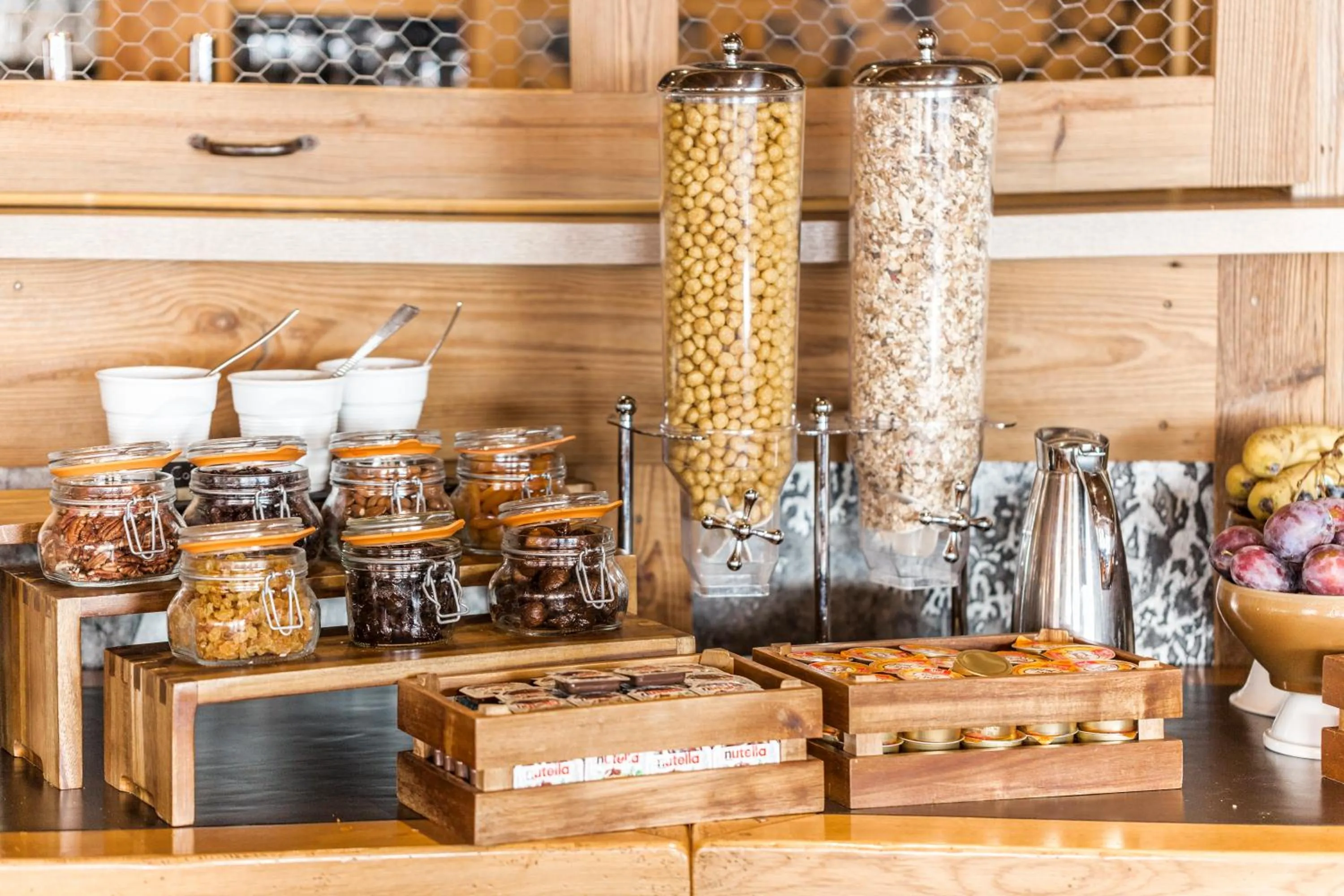 Food and drinks in Hôtel-Restaurant Bois Joly