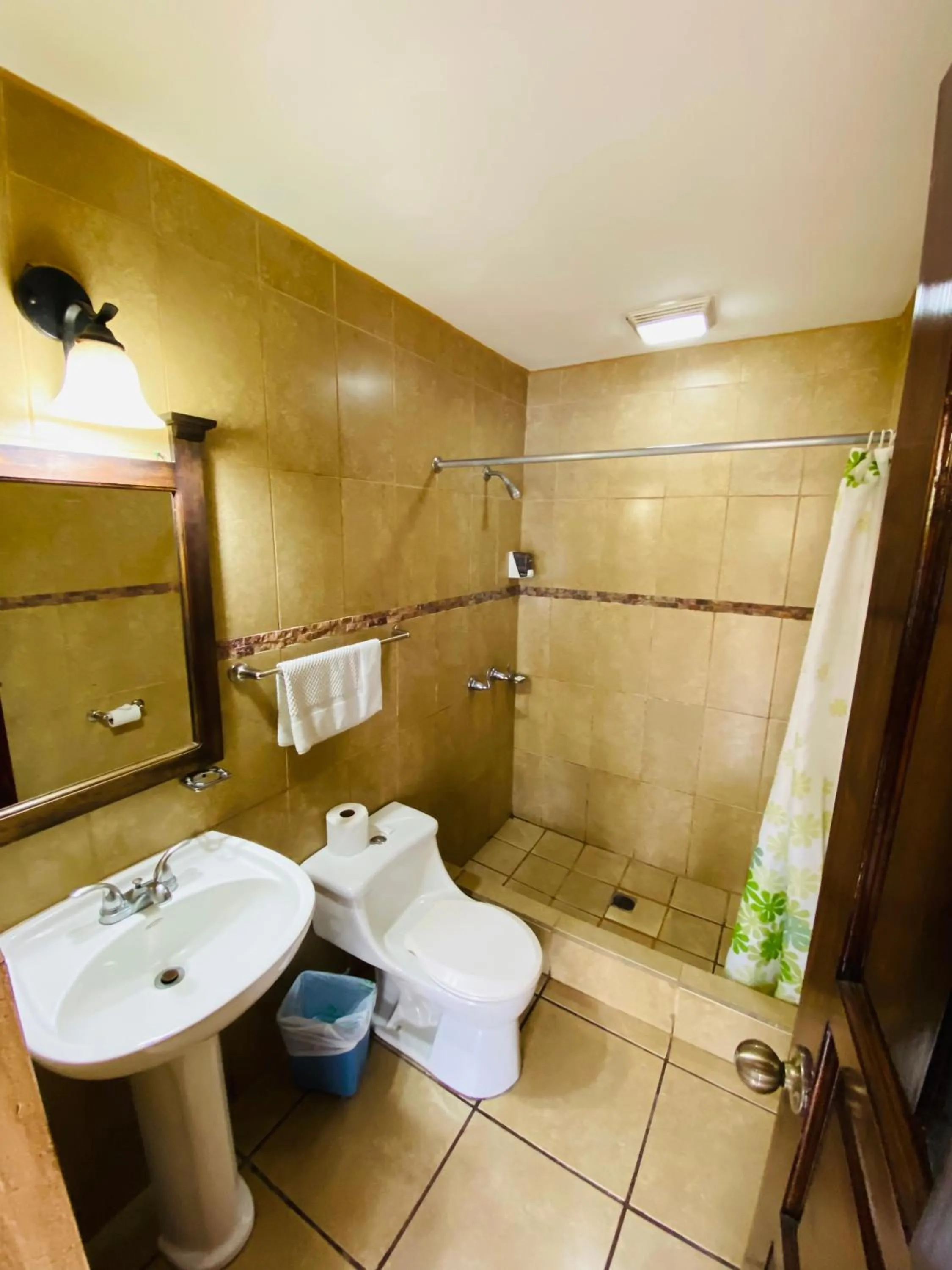 Bathroom in Hotel Puerto Libre