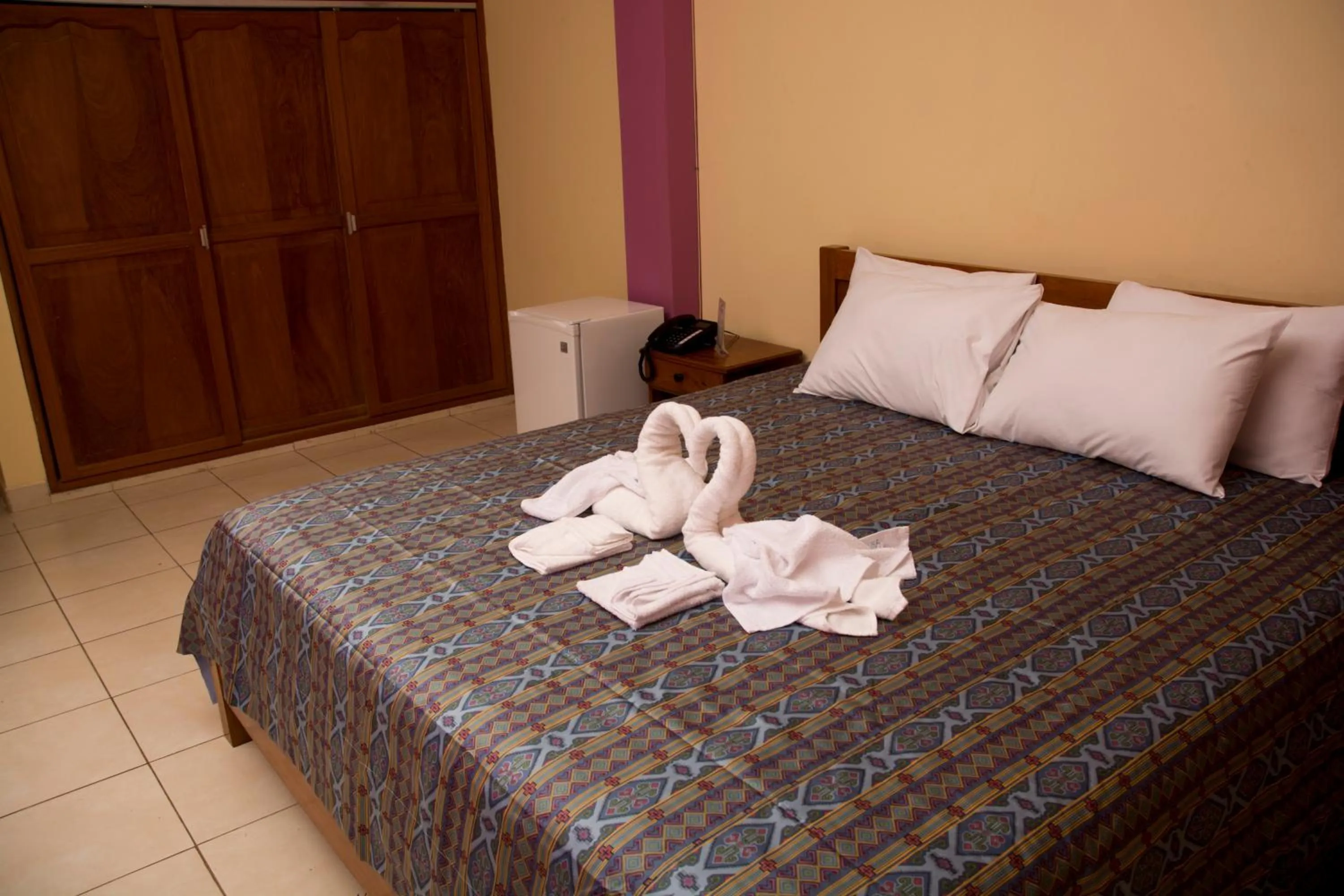 Bedroom, Bed in Hotel Jhor Bush