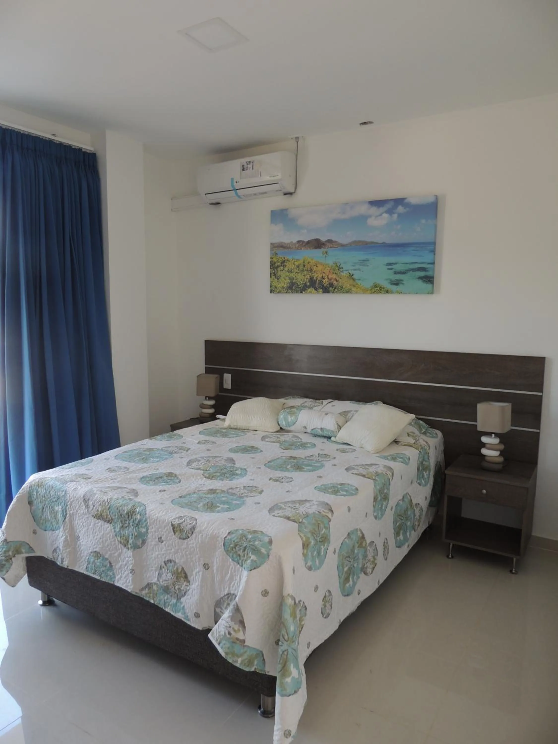 Photo of the whole room in Sea Colors Apartments