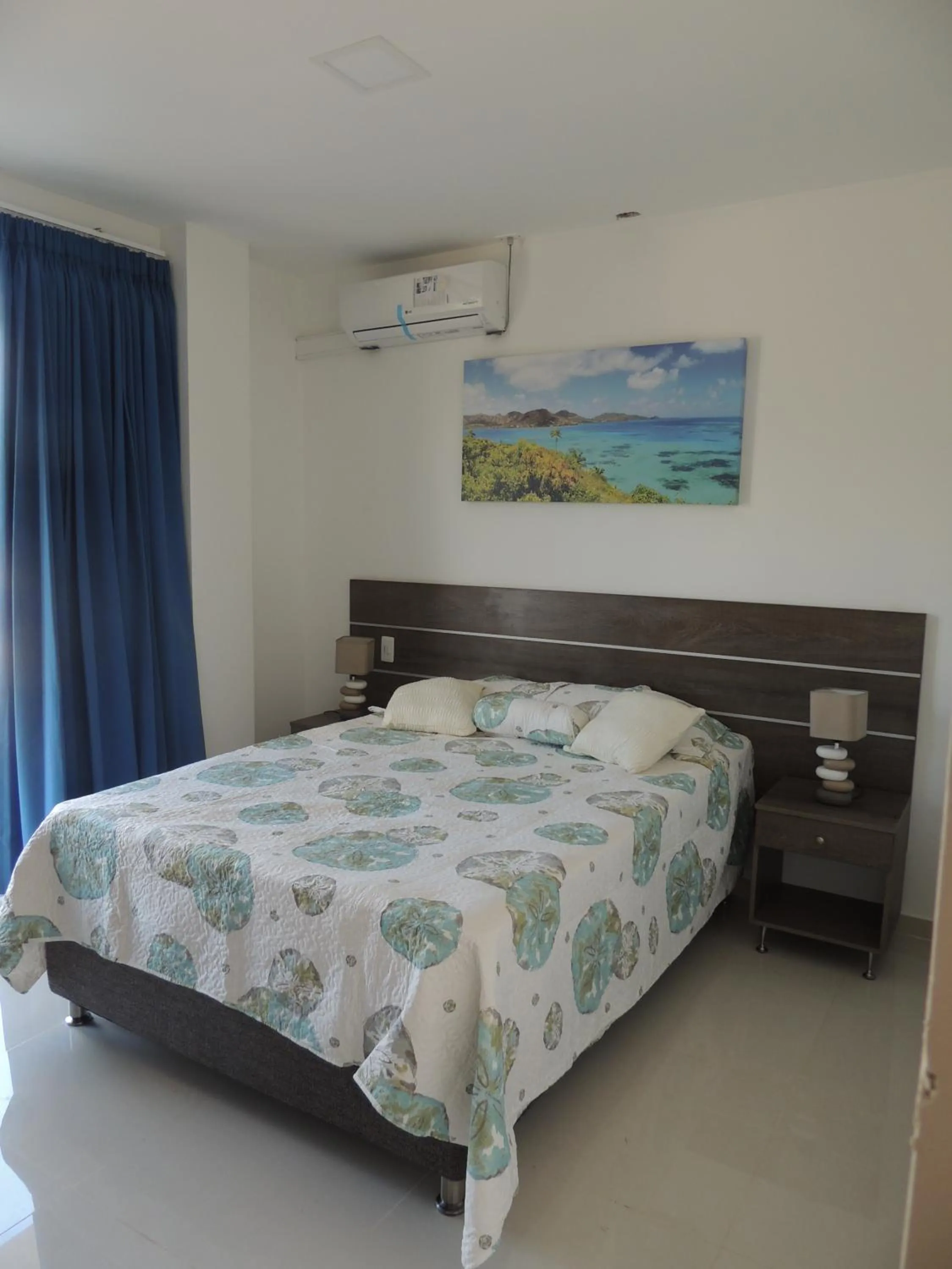 Photo of the whole room in Sea Colors Apartments