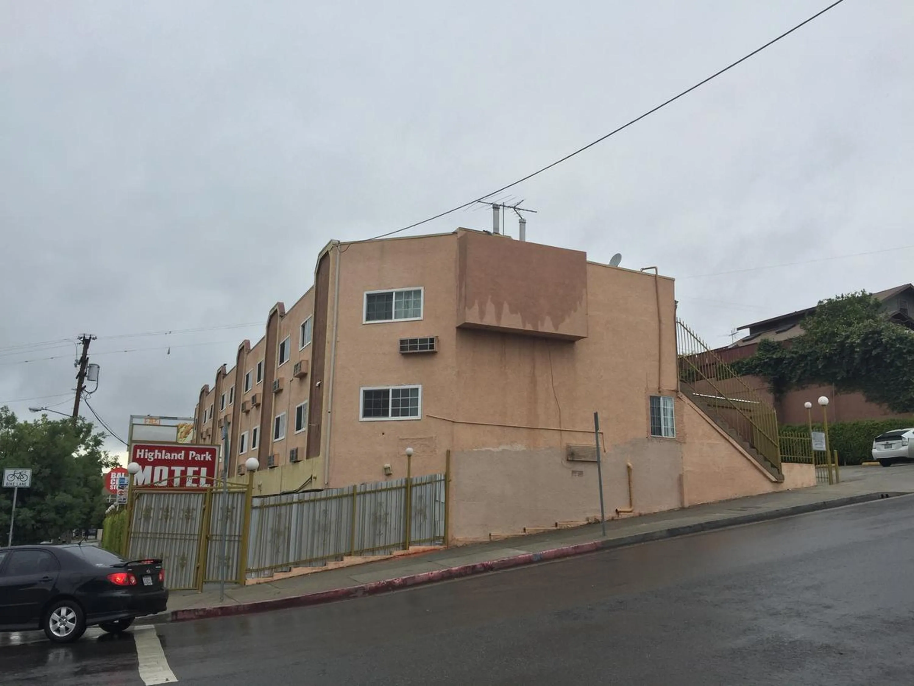 Property building in Highland Park Motel