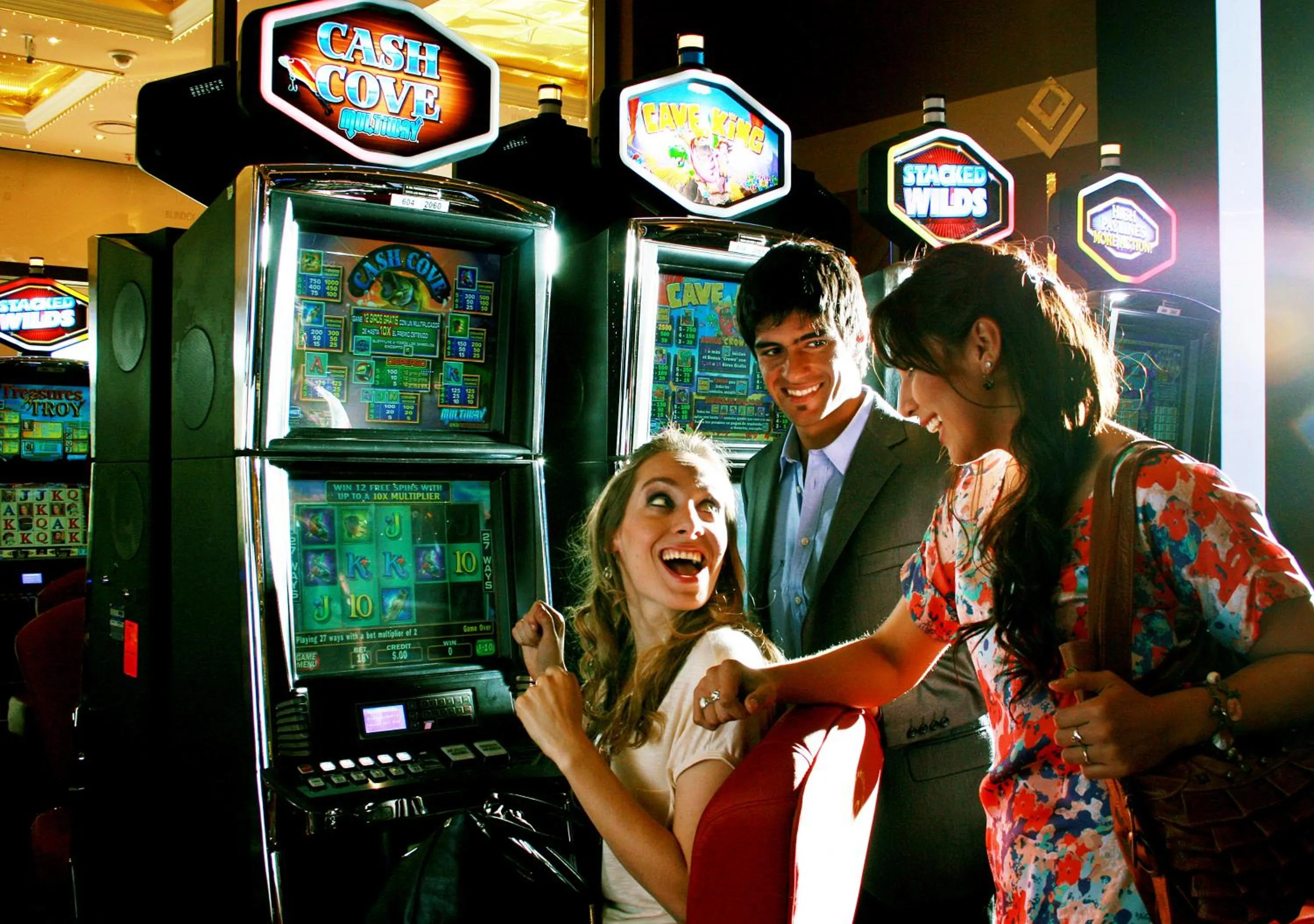 Evening entertainment in Hotel y Casino Del Río - General Roca