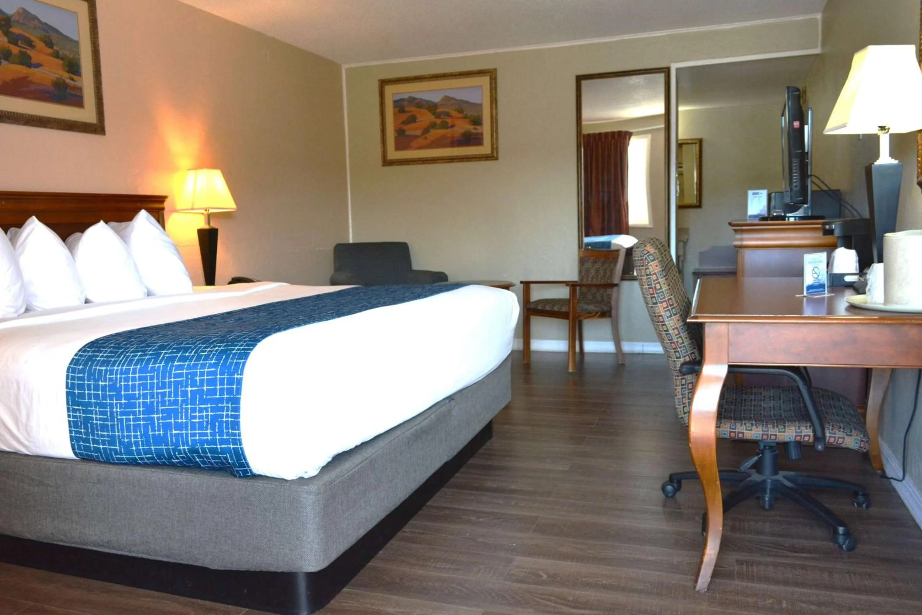 Photo of the whole room, Bed in Travelodge by Wyndham Trinidad