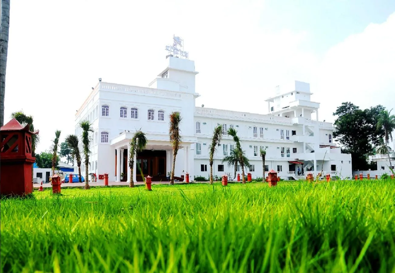 Property building in Bon Sejour