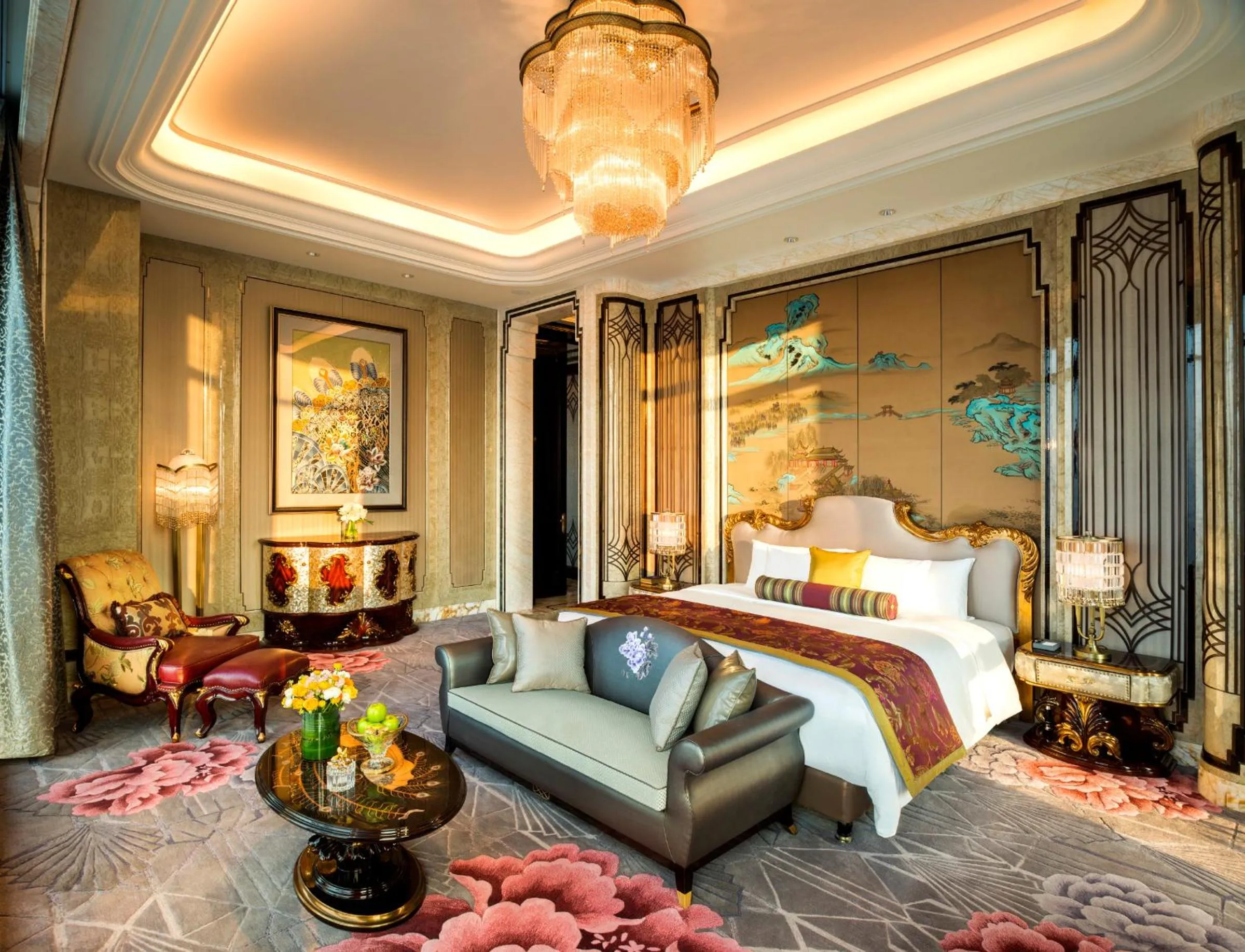 Photo of the whole room, Bed in Wanda Reign Chengdu