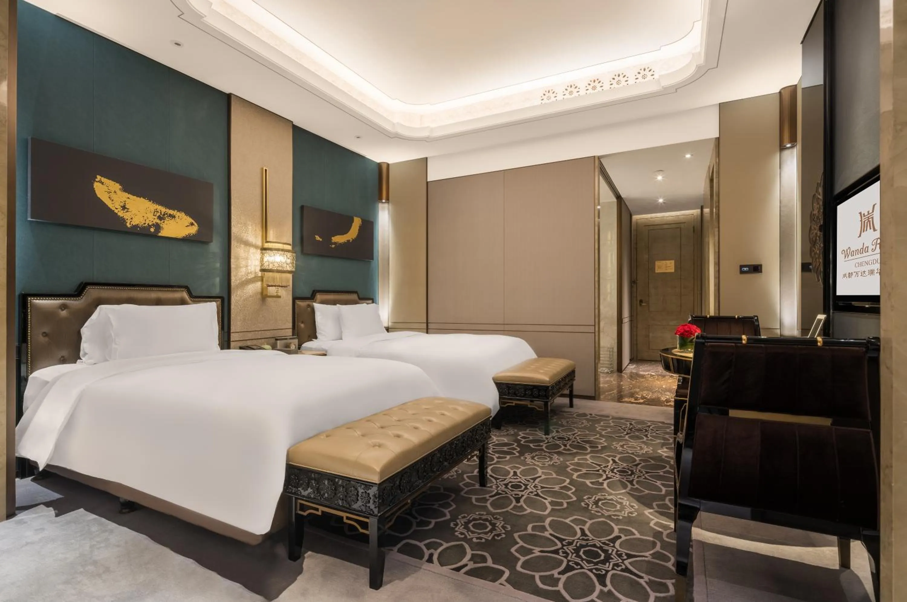 Property building, Bed in Wanda Reign Chengdu