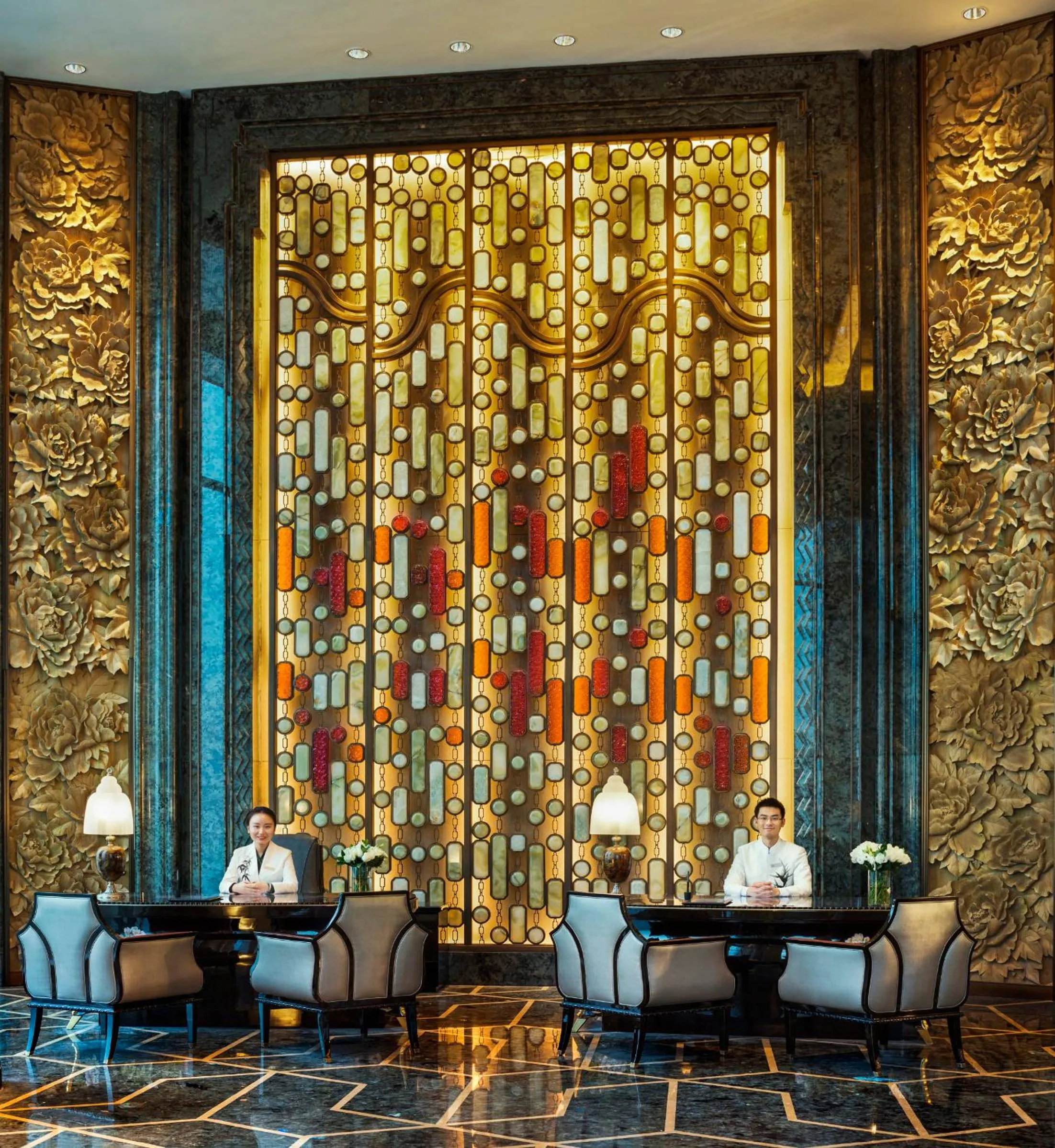 Lobby or reception in Wanda Reign Chengdu