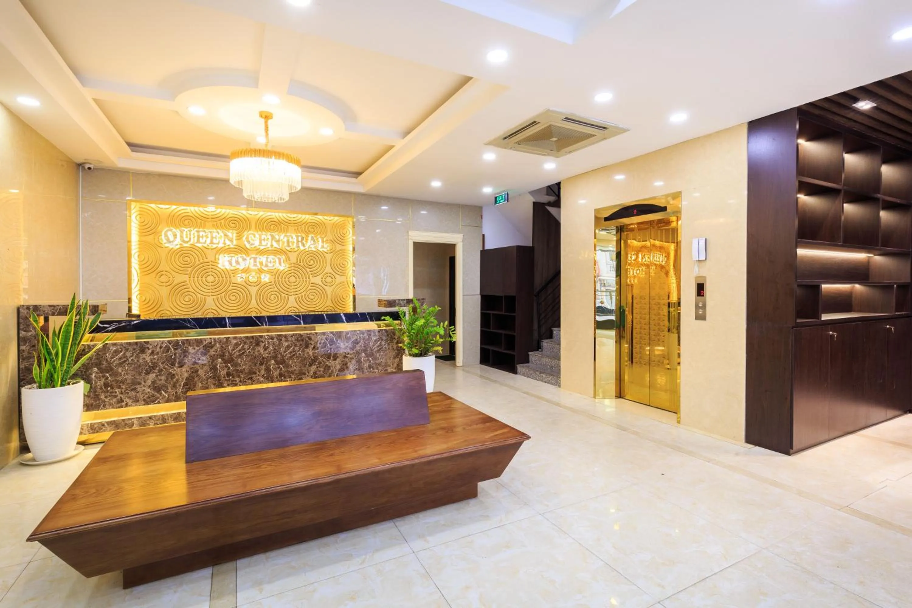 Lobby or reception in Queen Central Hotel - Ben Thanh Market