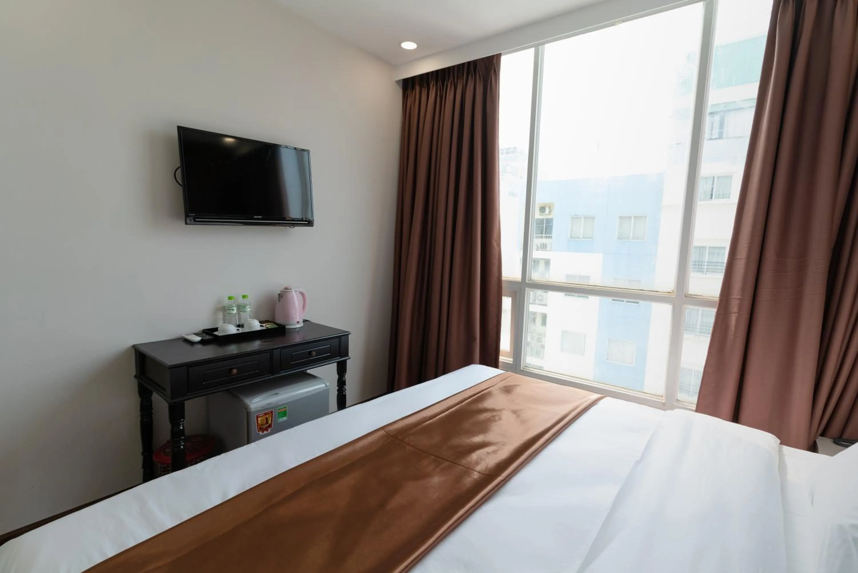 Bed in Queen Central Hotel - Ben Thanh Market