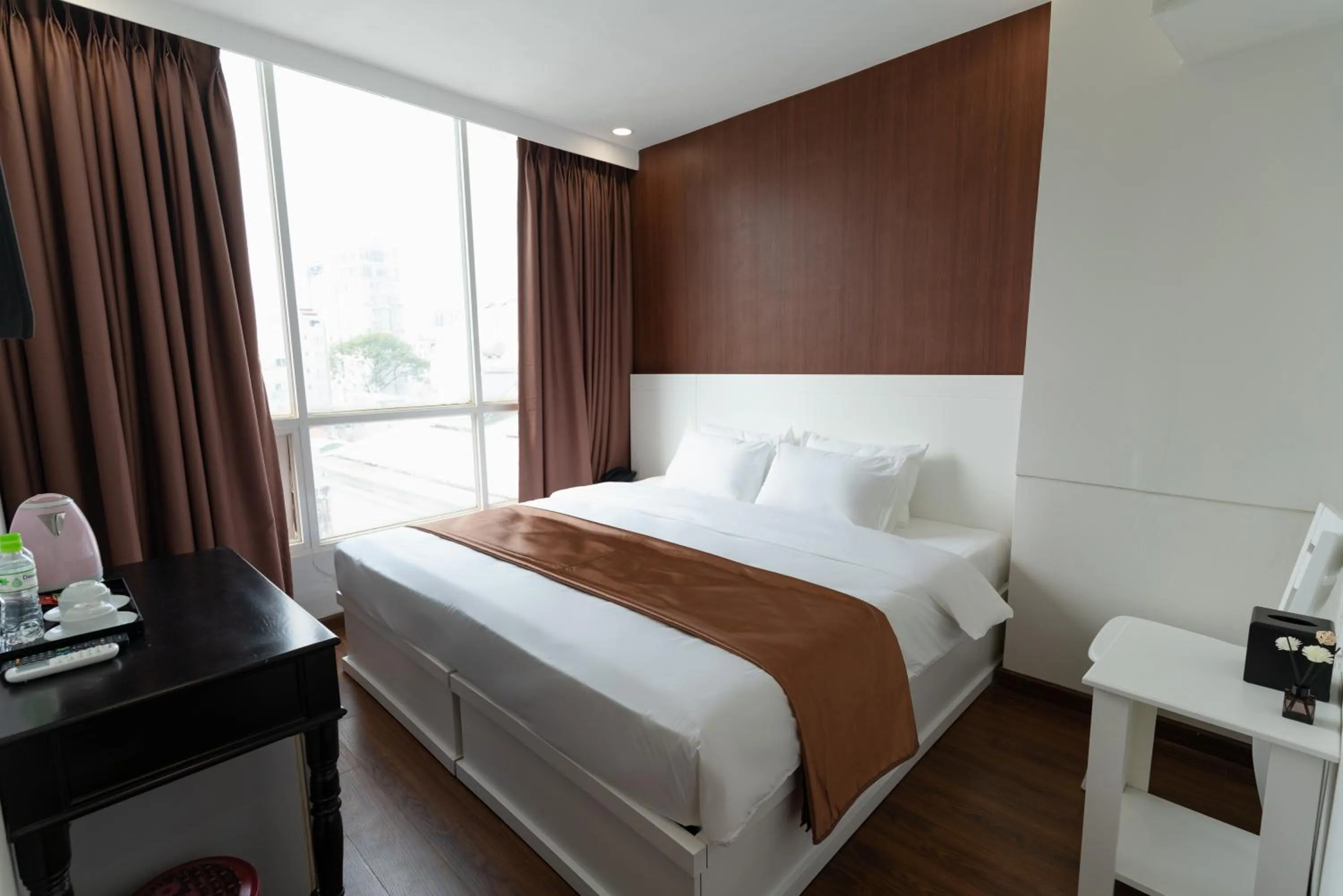 Bed in Queen Central Hotel - Ben Thanh Market