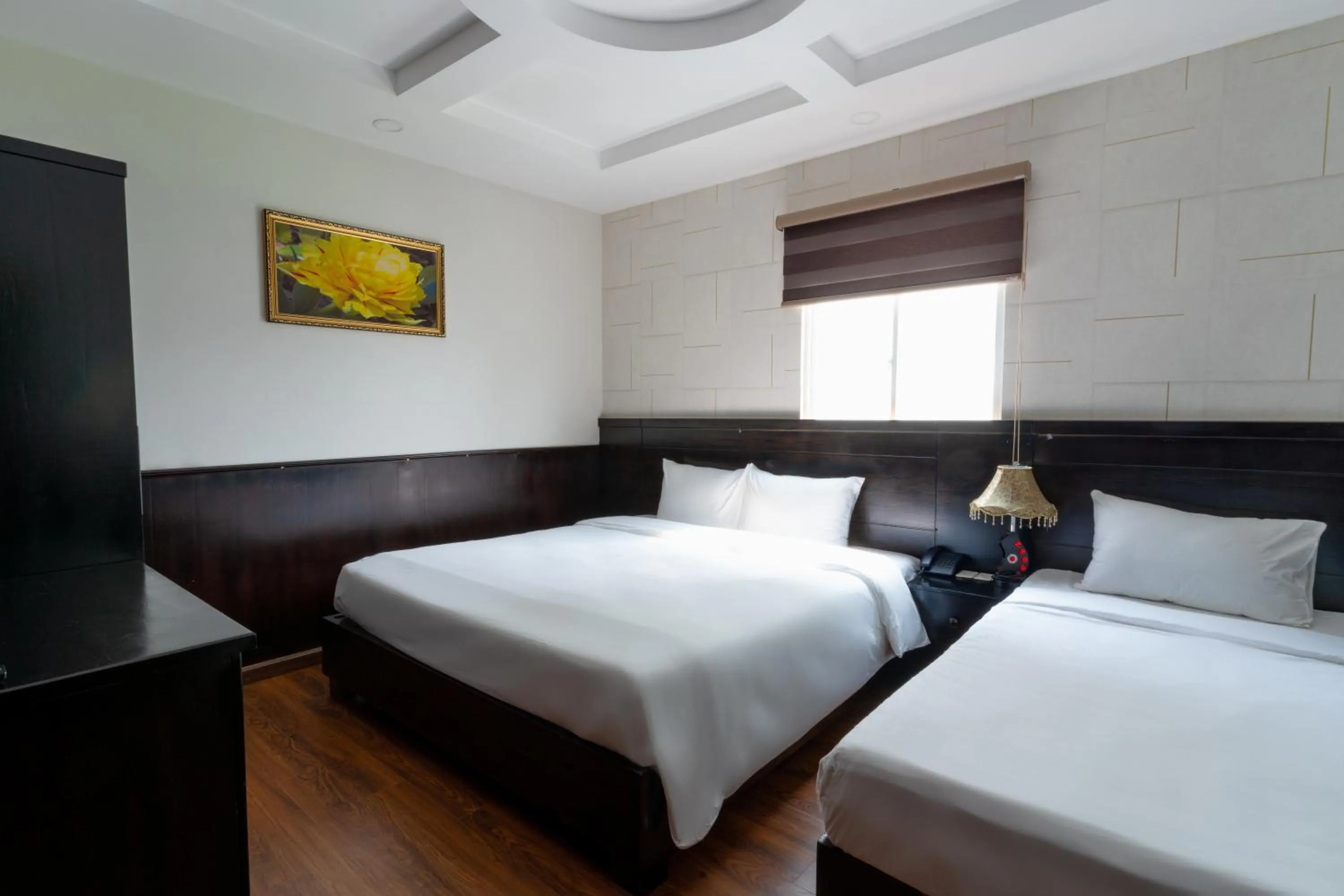 Bed in Queen Central Hotel - Ben Thanh Market
