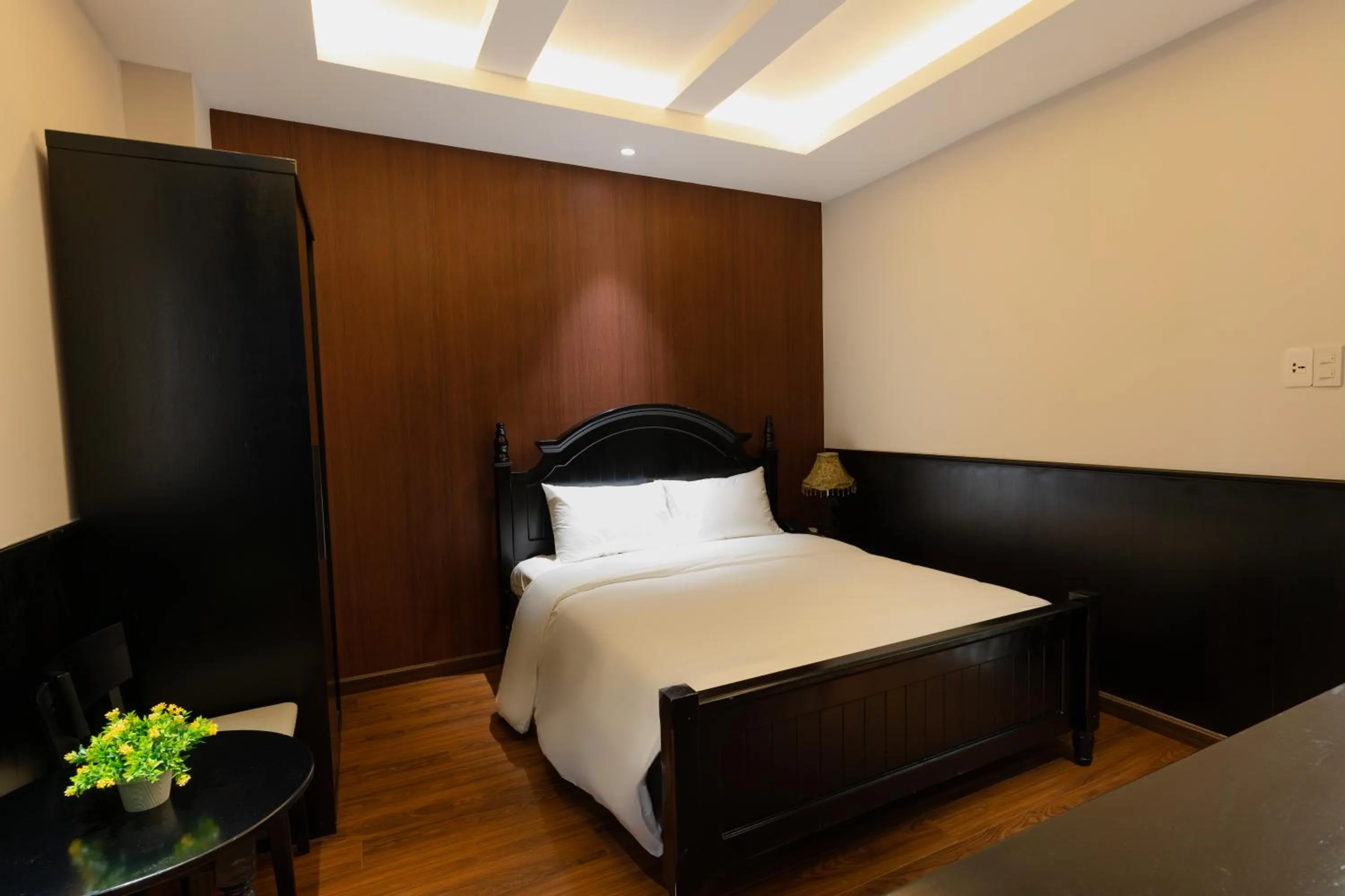 Bed in Queen Central Hotel - Ben Thanh Market