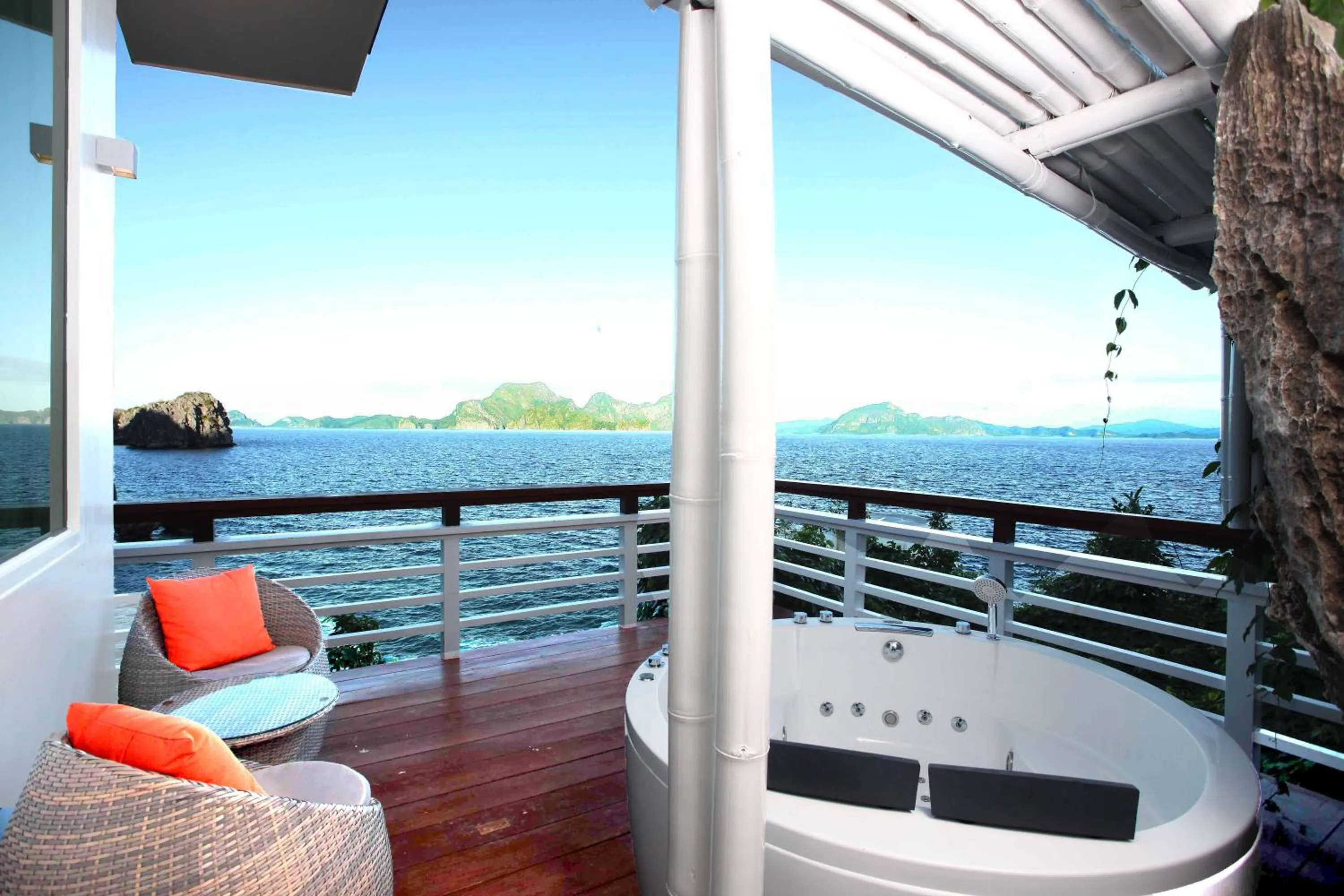 Sea view in Matinloc Island Resort