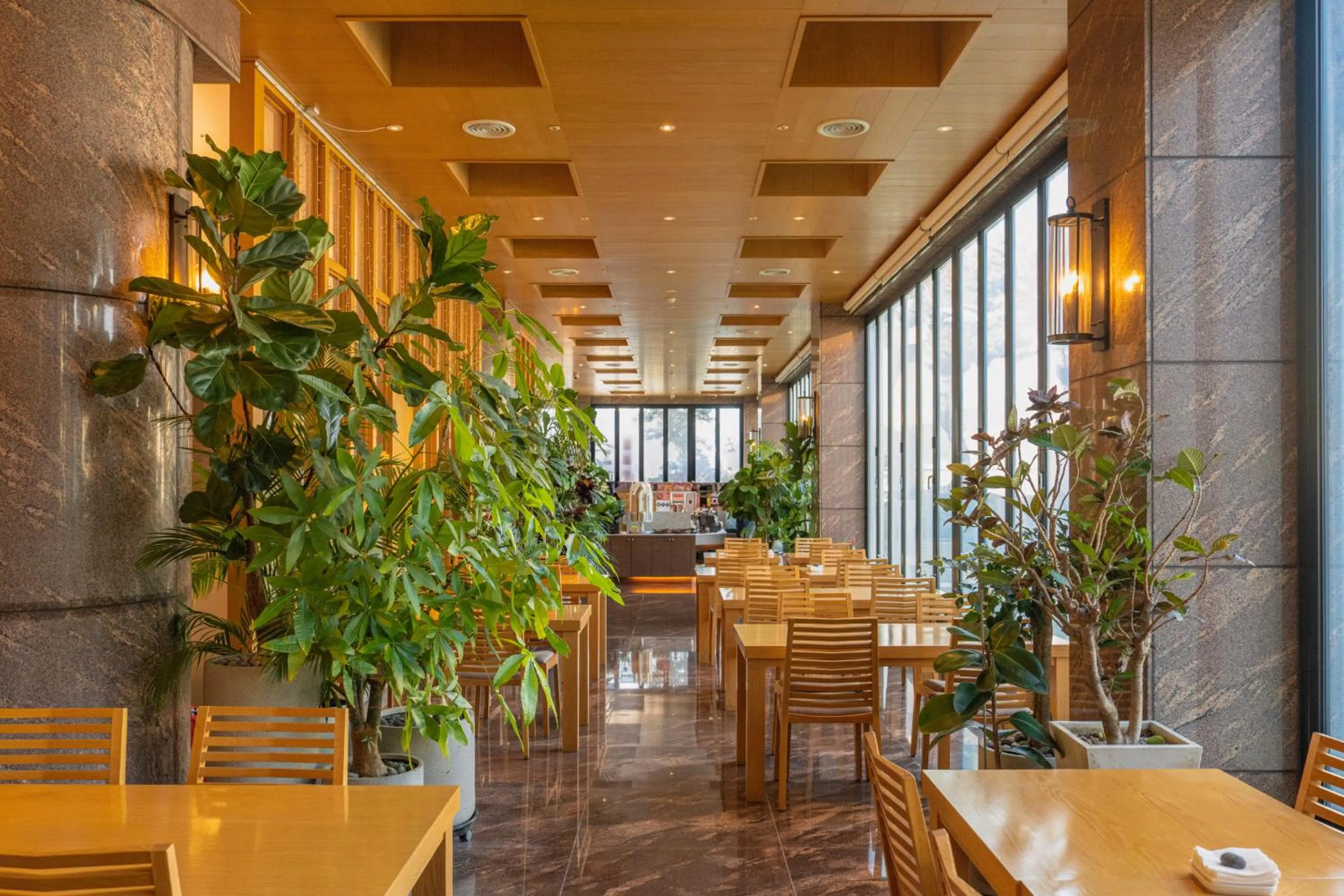 Restaurant/places to eat in Arban Hotel