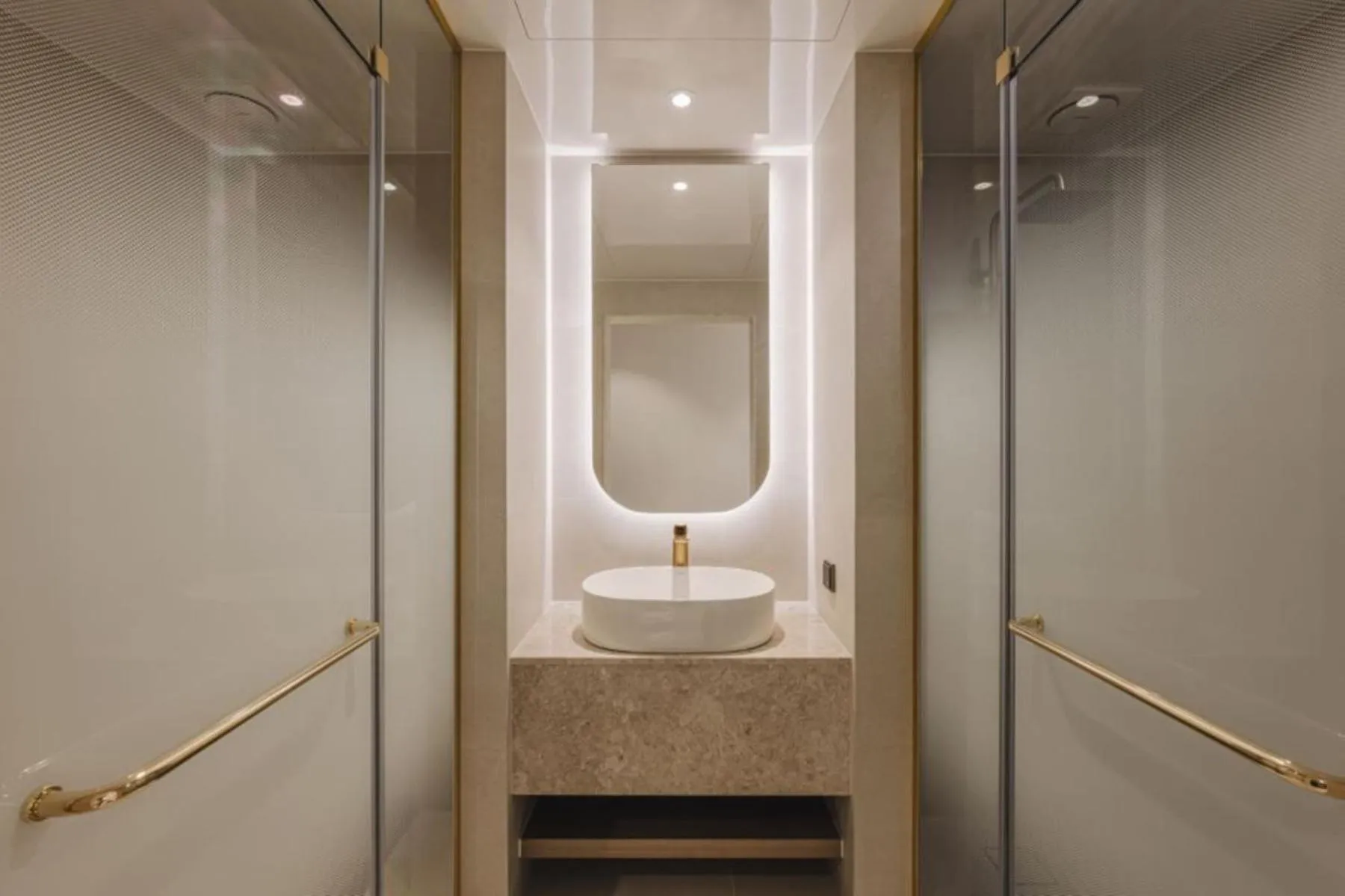 Toilet in Arban Hotel