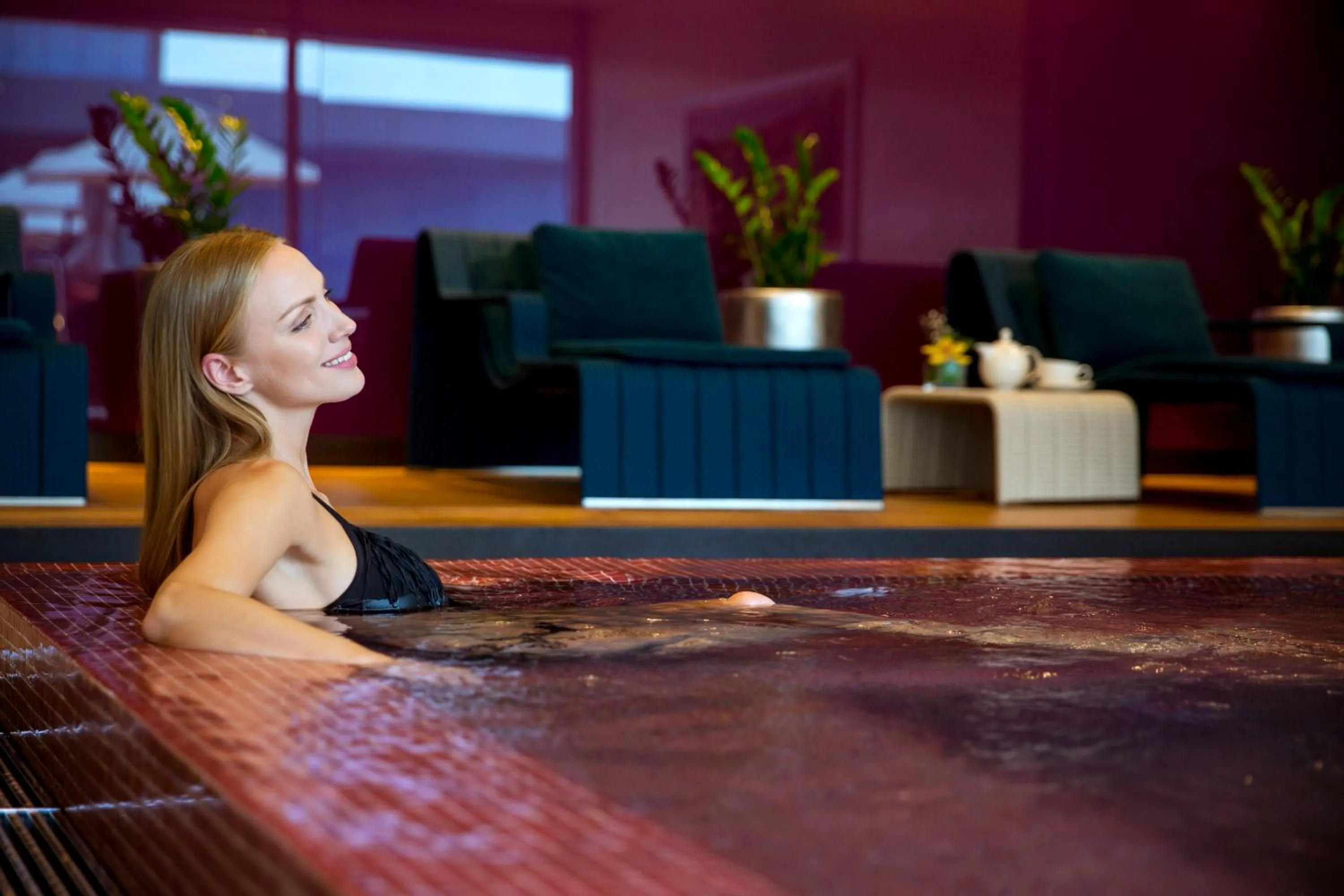 Hot Tub in Downtown Rotana