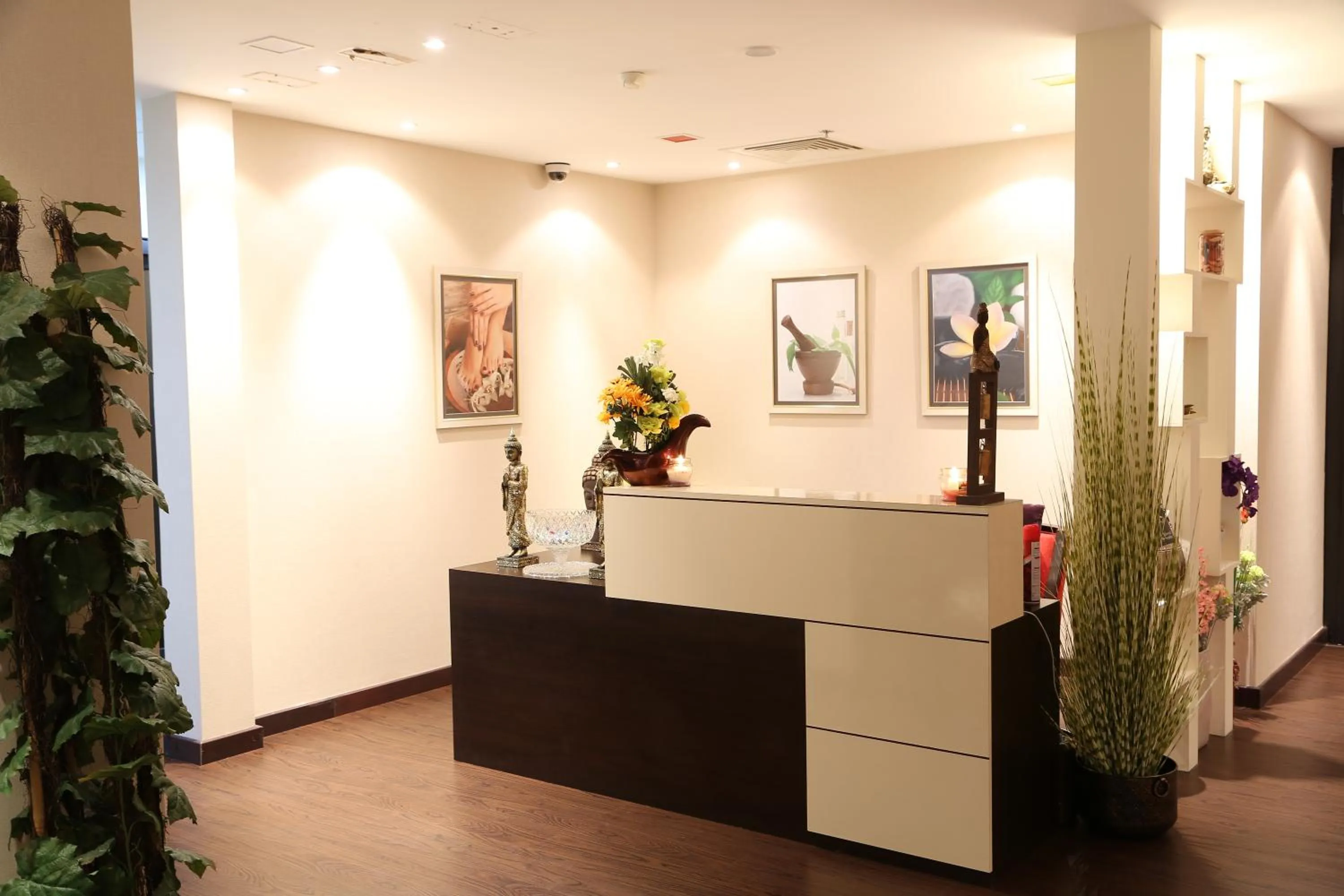 Lobby or reception in Belle Tower Apartments