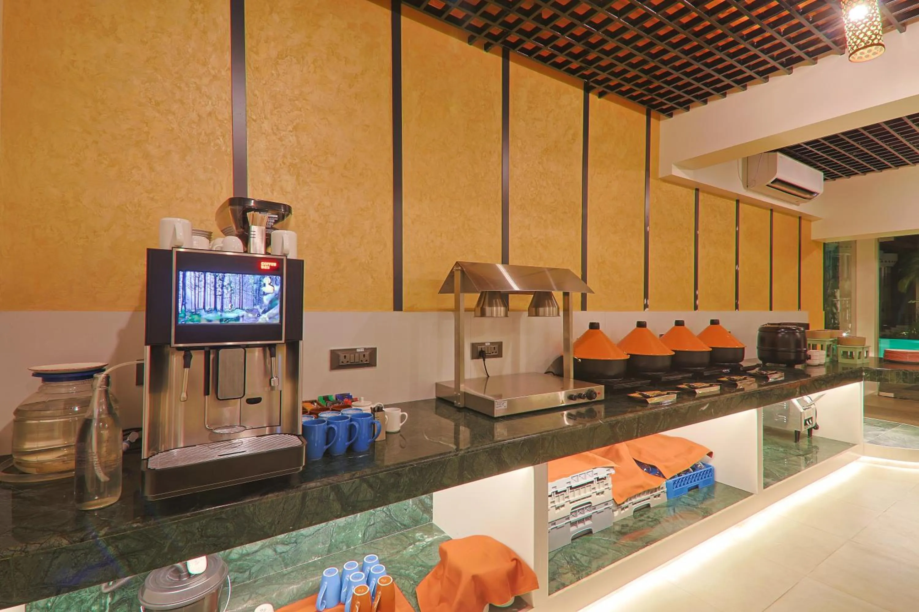 Restaurant/places to eat in Orchid Passaros Benaulim Goa - Adults Only