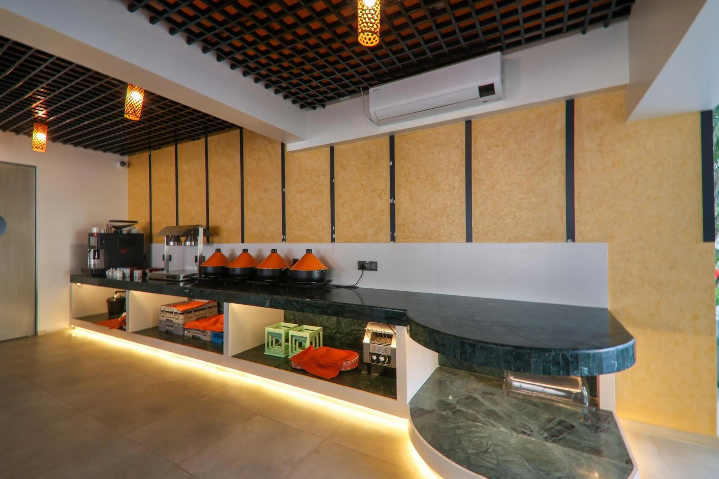 Restaurant/places to eat in Orchid Passaros Benaulim Goa - Adults Only