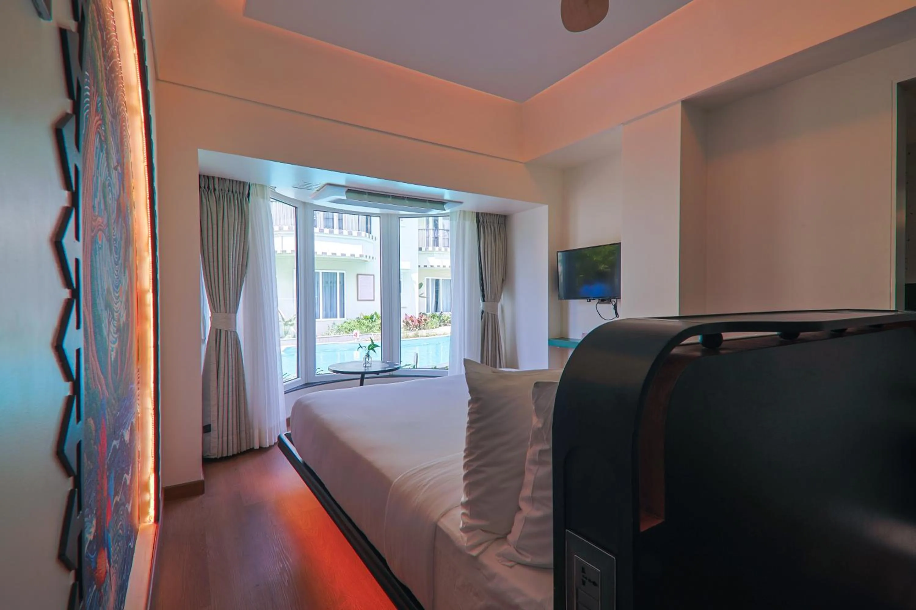 Bedroom, Bed in Orchid Passaros Benaulim Goa - Adults Only