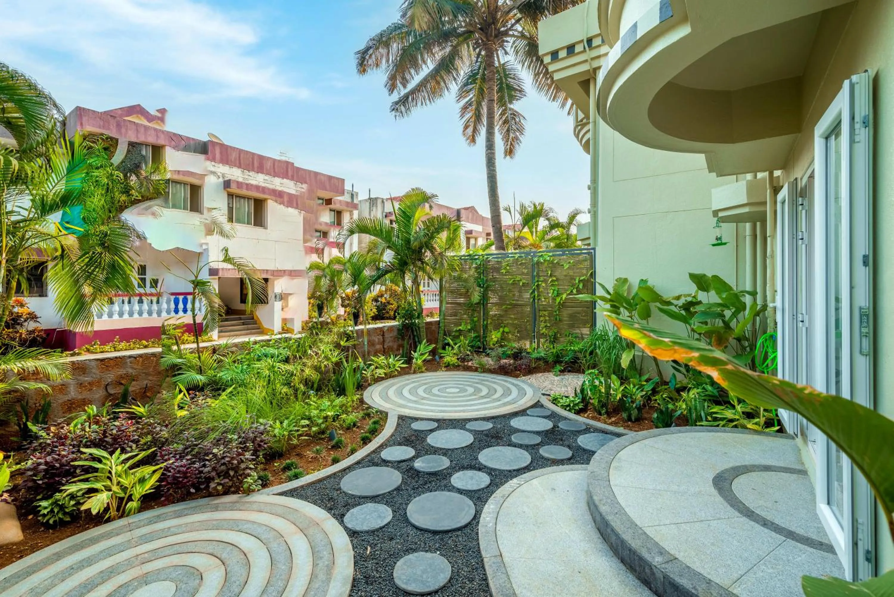 Garden in Orchid Passaros Benaulim Goa - Adults Only