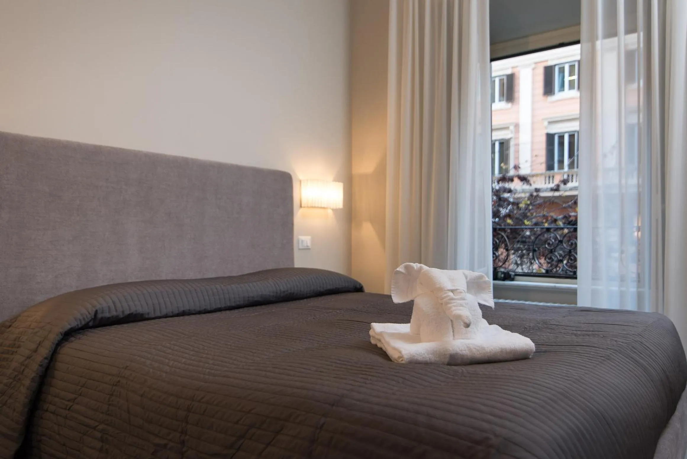 Day, Bed in Ovidio Suite