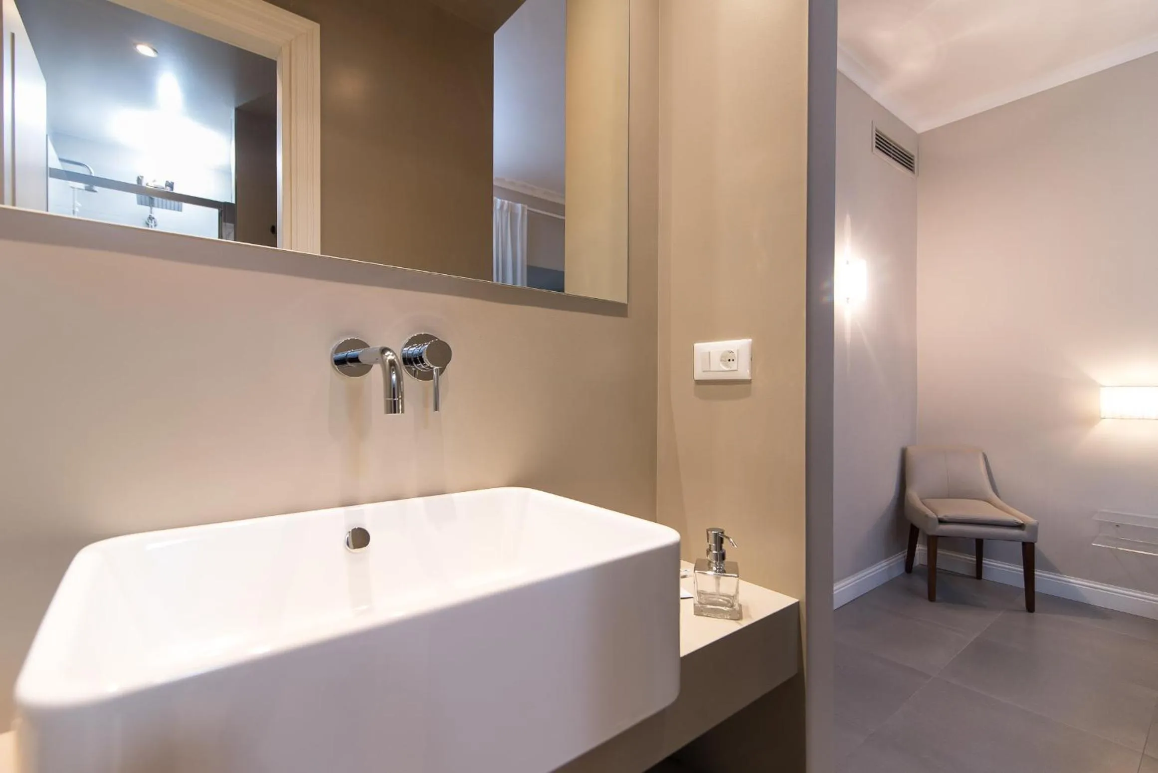 Bathroom in Ovidio Suite