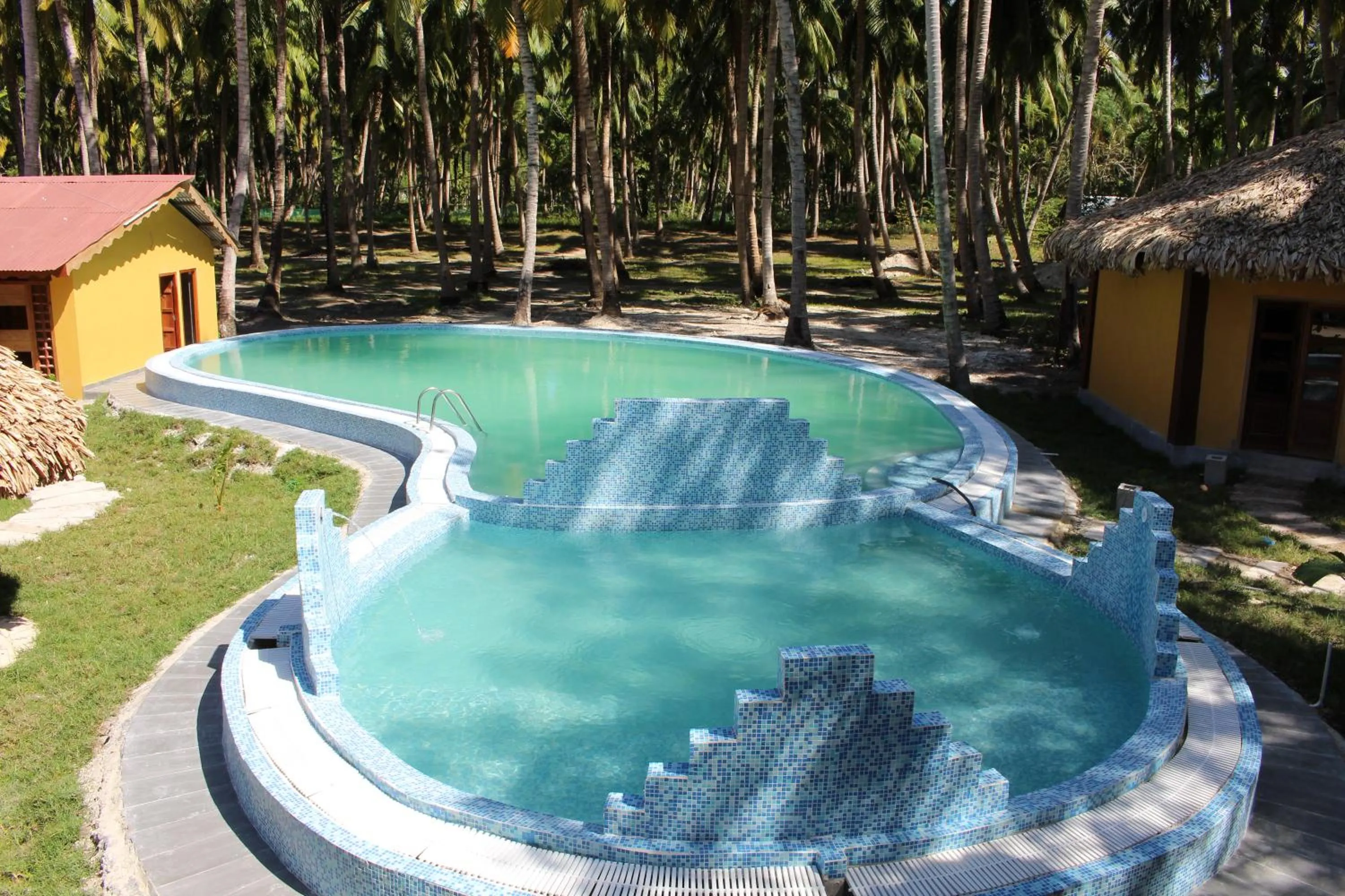 Swimming pool in Silver Sand Beach Resort Neil