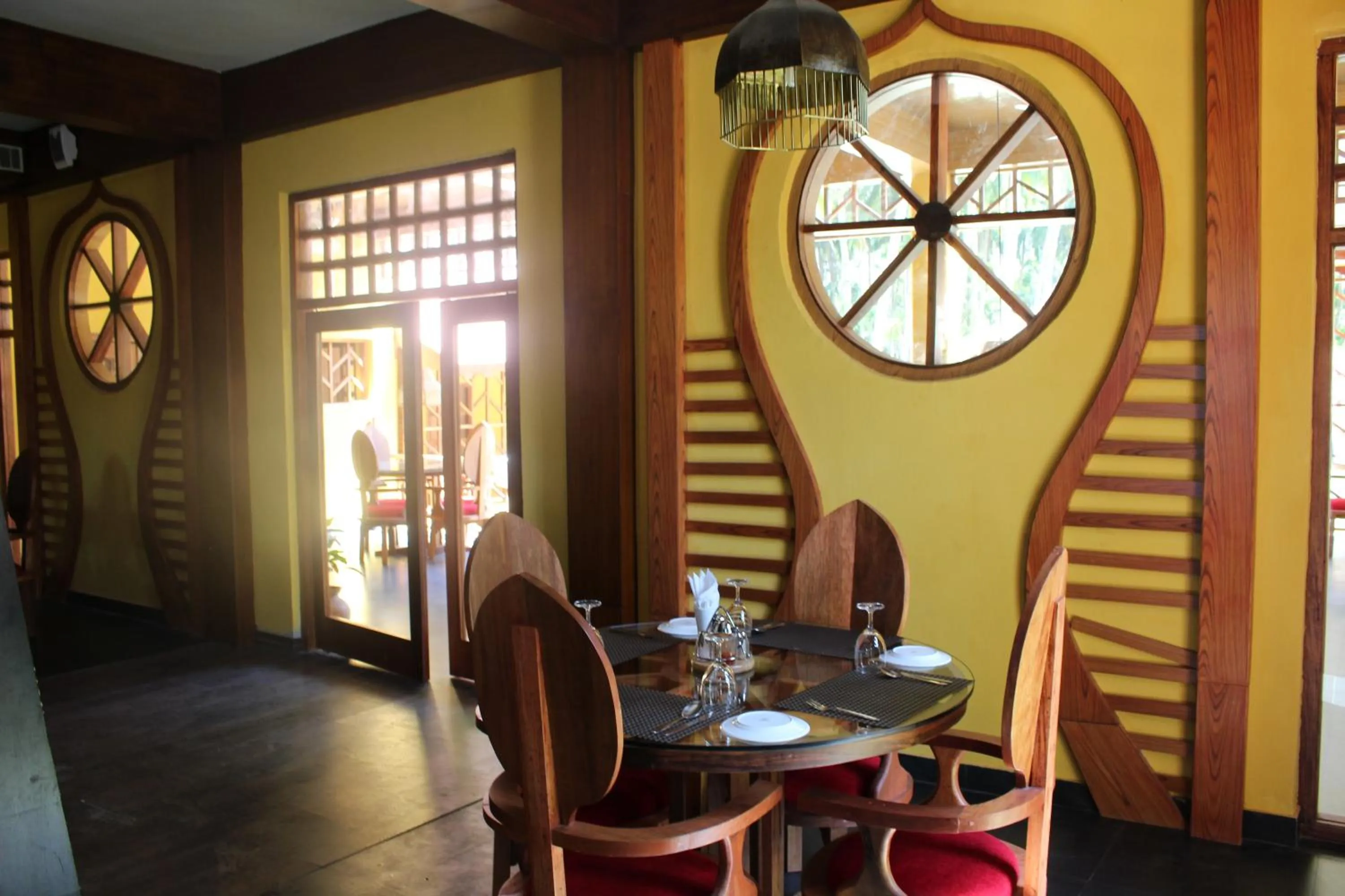 Restaurant/places to eat in Silver Sand Beach Resort Neil