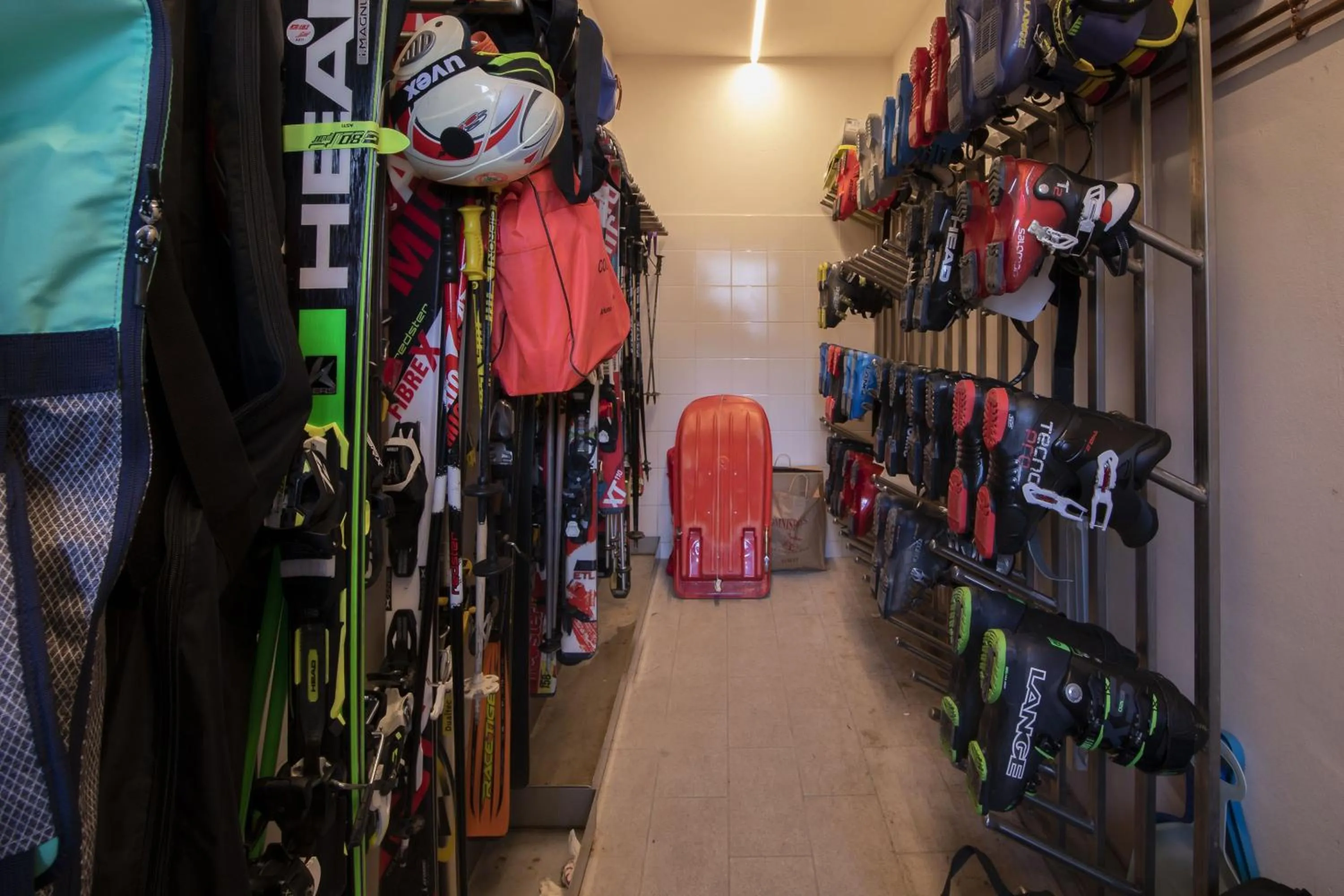 Skiing in Hotel Laghetto