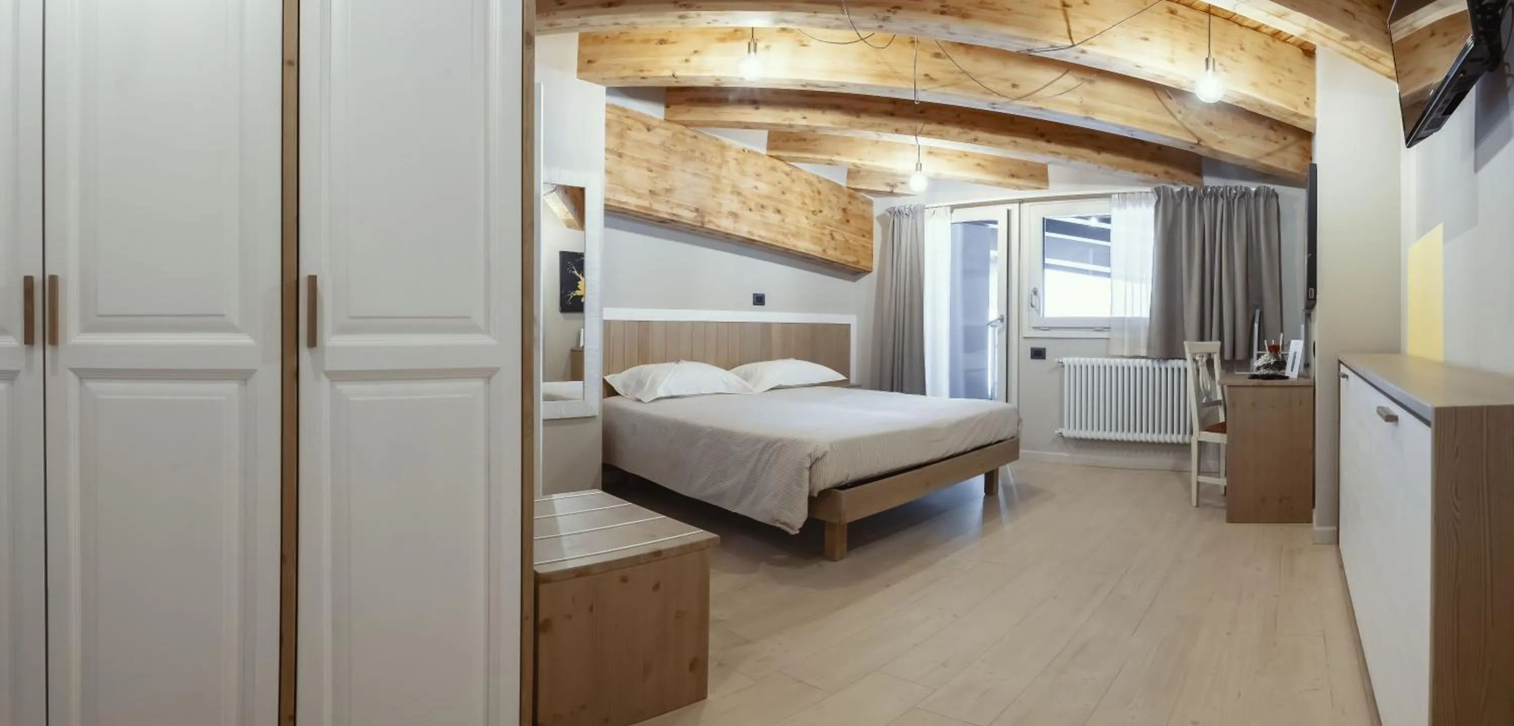 Photo of the whole room, Bed in Hotel Laghetto