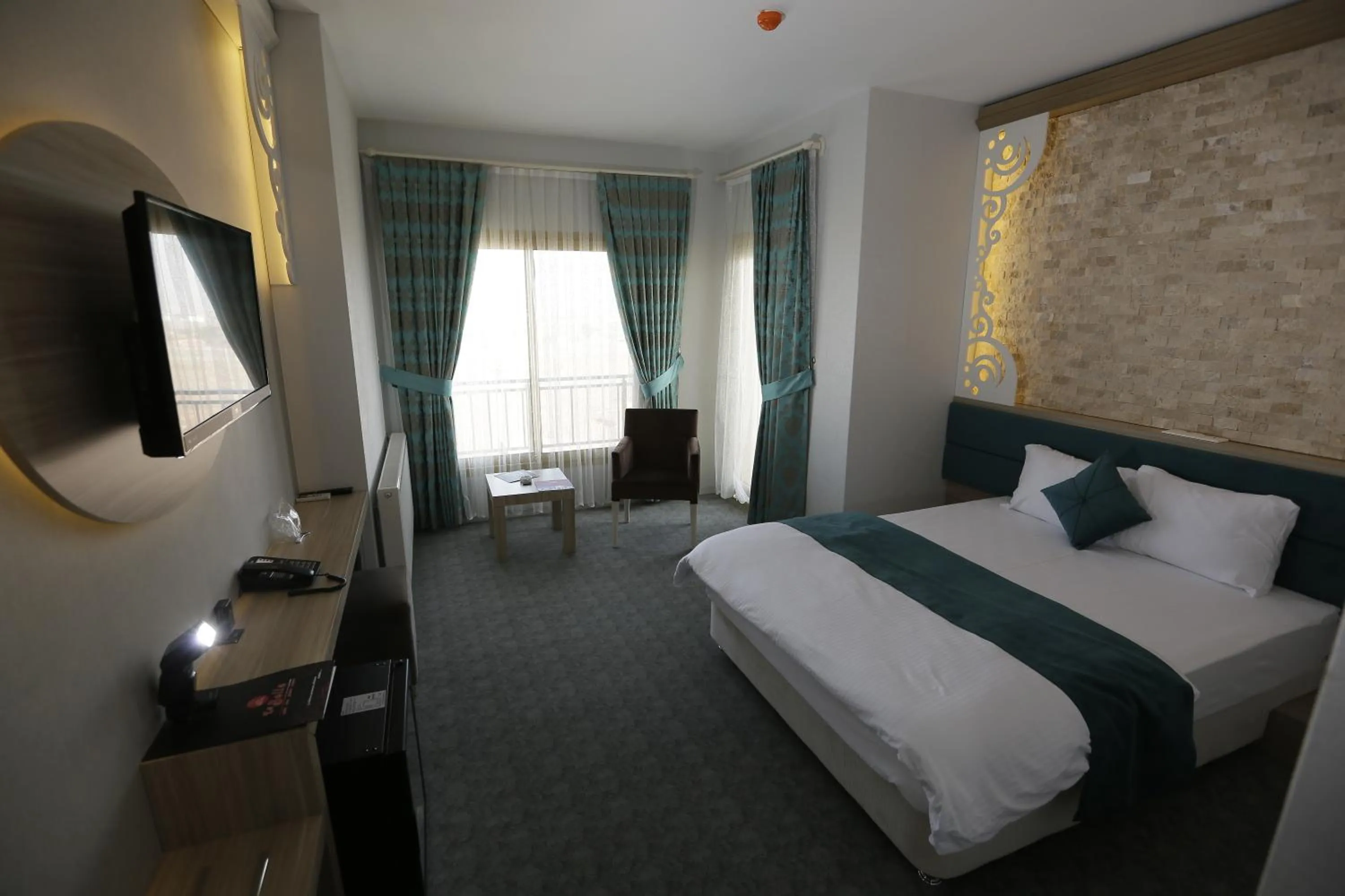 Photo of the whole room in Hotel La Bella