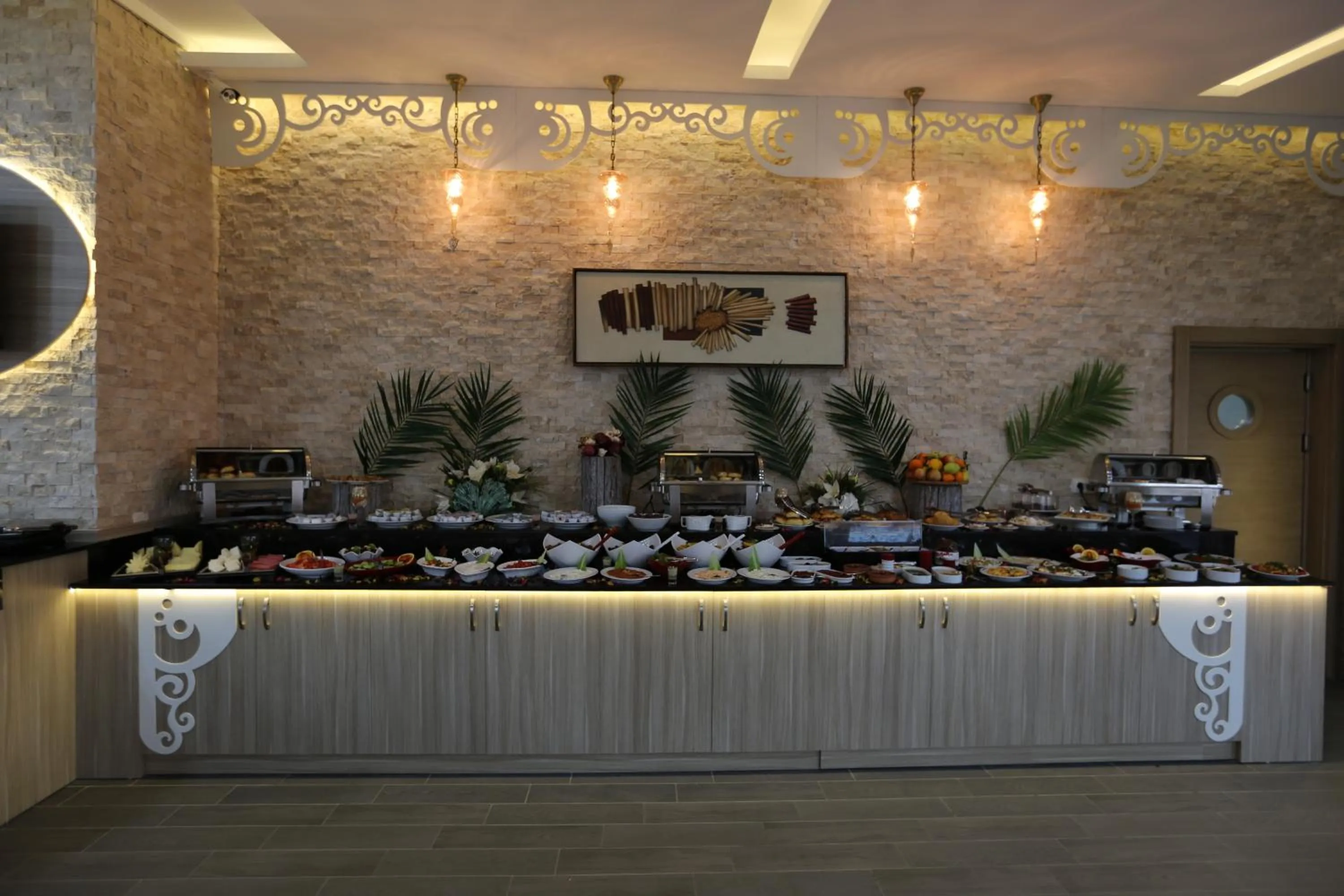 Restaurant/places to eat in Hotel La Bella